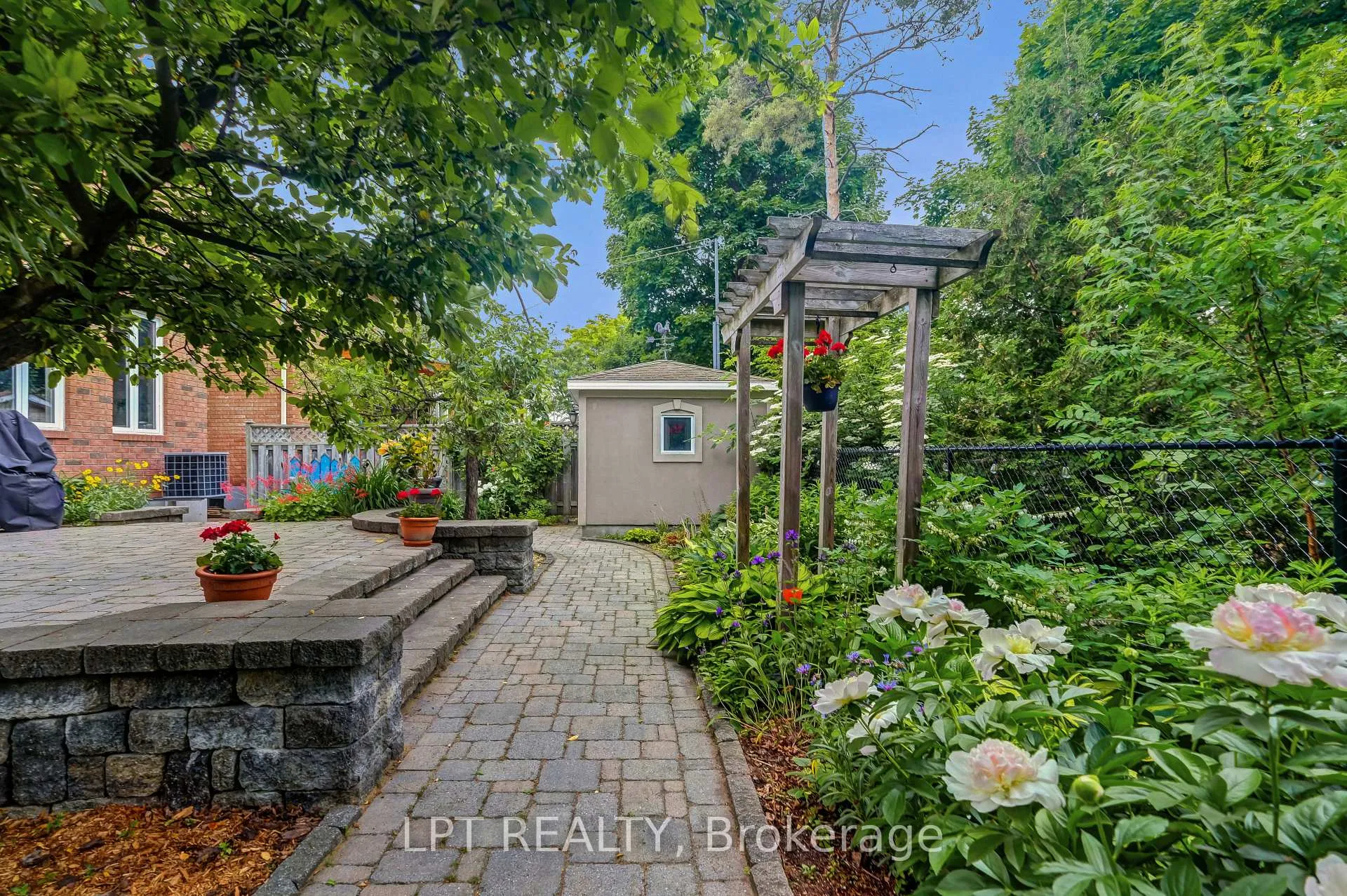Photo 44 of 10A Ashburn Drive, Ottawa, Borden Farm/Stewart Farm/Carleton Heights/Parkwood Hills — HOMEH