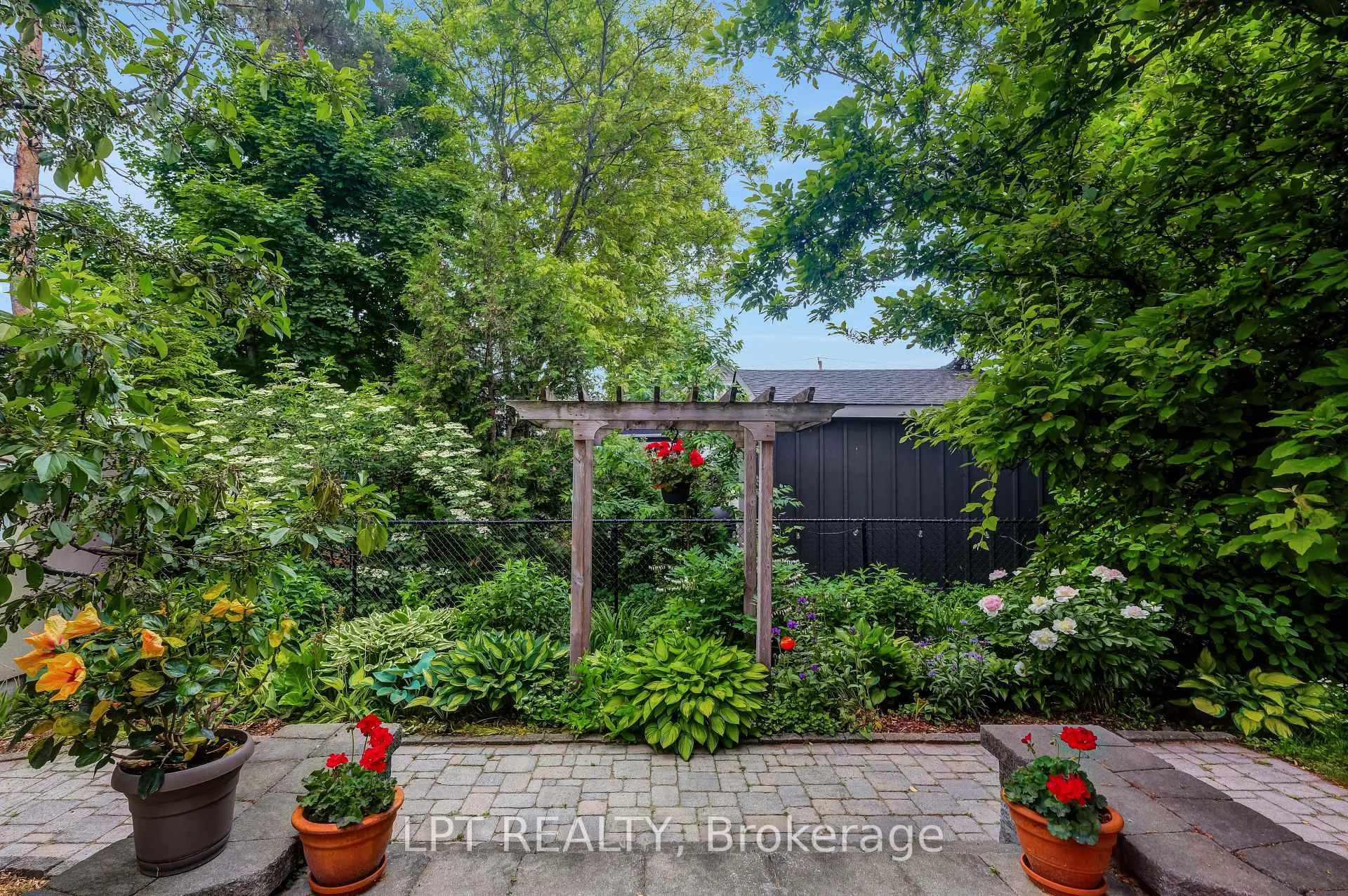 Photo 48 of 10A Ashburn Drive, Ottawa, Borden Farm/Stewart Farm/Carleton Heights/Parkwood Hills — HOMEH