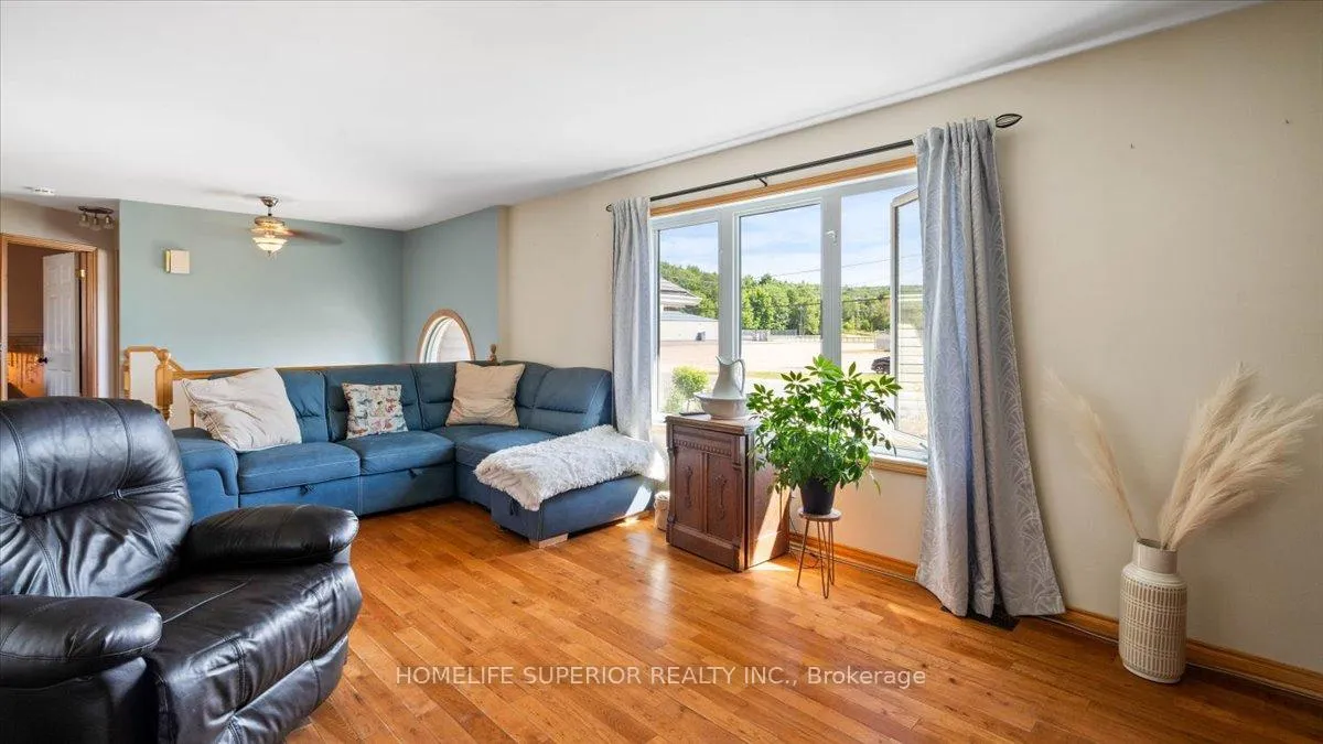Photo 6 of 126 Newkirk Boulevard, Bancroft, Bancroft Ward — HOMEH