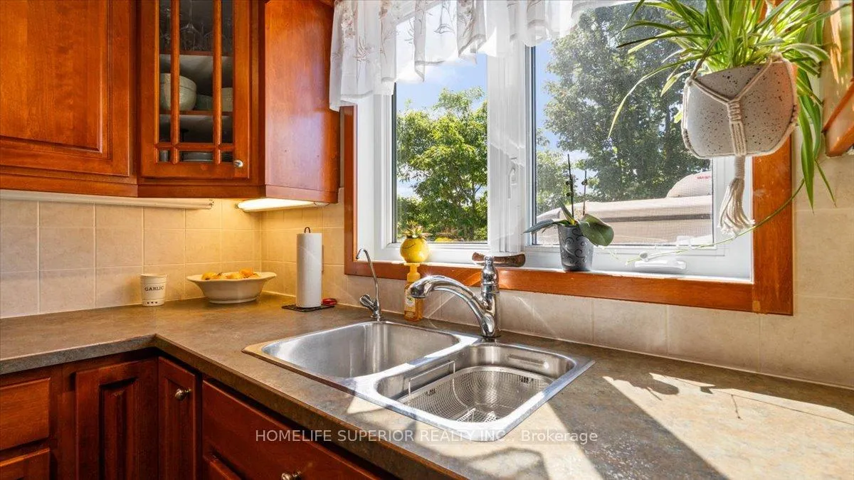 Photo 11 of 126 Newkirk Boulevard, Bancroft, Bancroft Ward — HOMEH