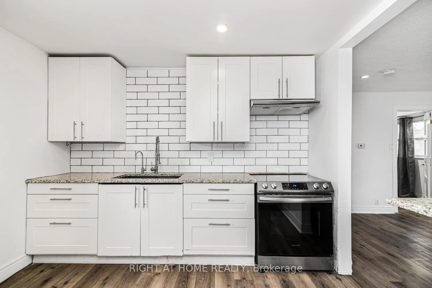 Photo 12 of 6385 Crawford Street, Niagara Falls, Morrison — HOMEH