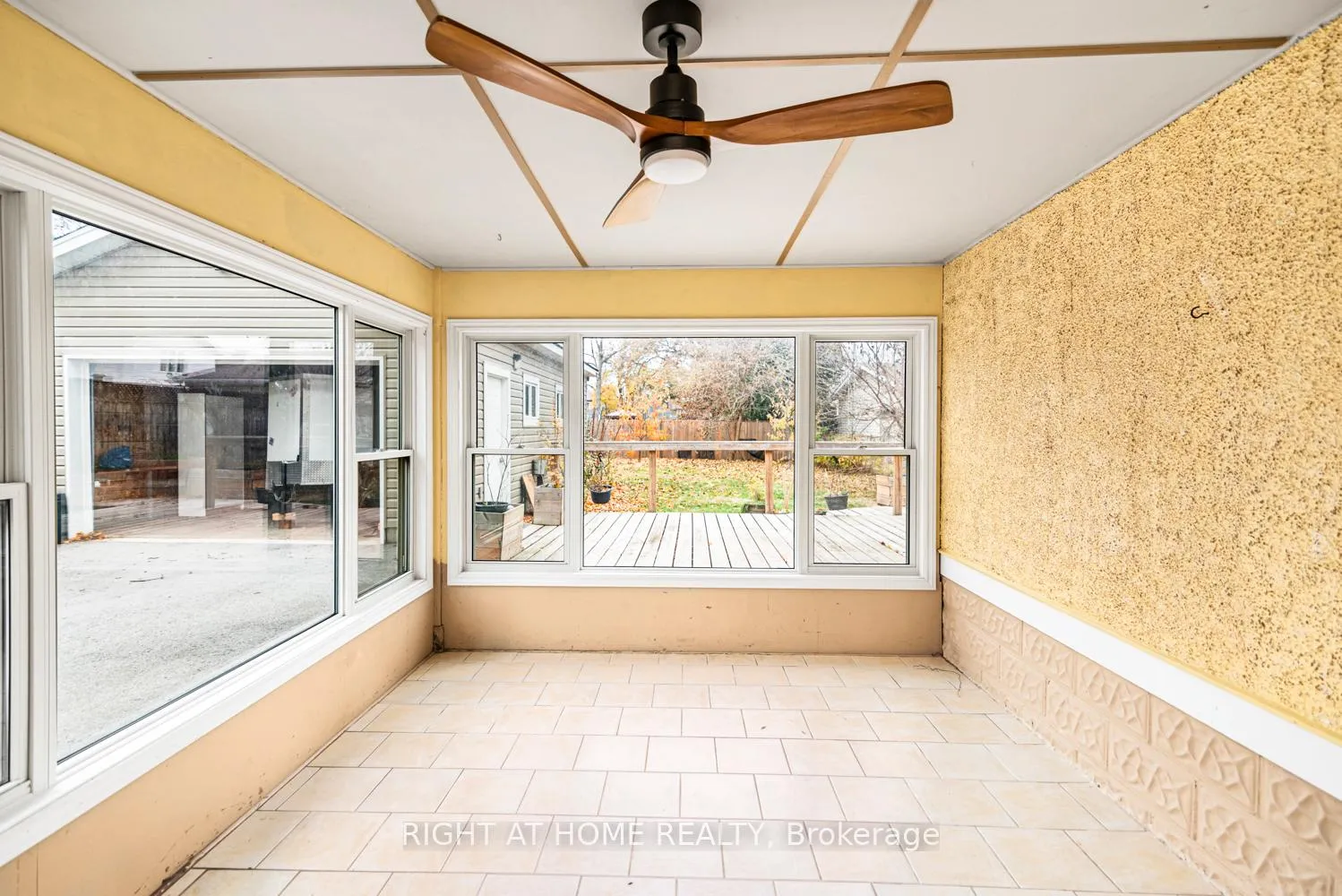 Photo 16 of 6385 Crawford Street, Niagara Falls, Morrison — HOMEH
