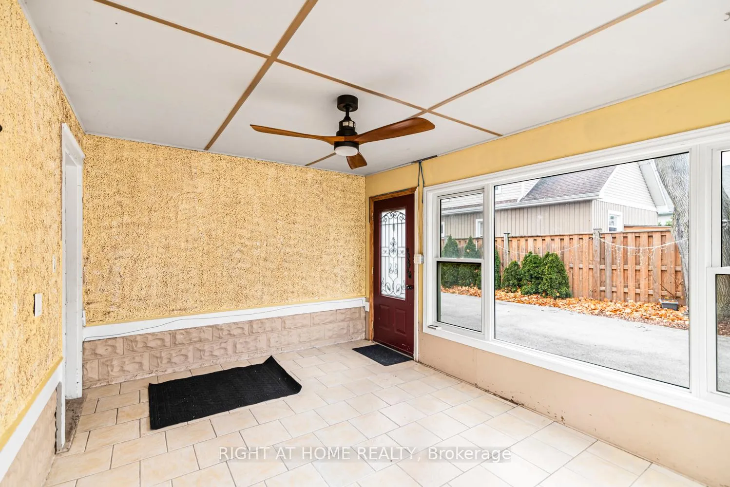 Photo 17 of 6385 Crawford Street, Niagara Falls, Morrison — HOMEH
