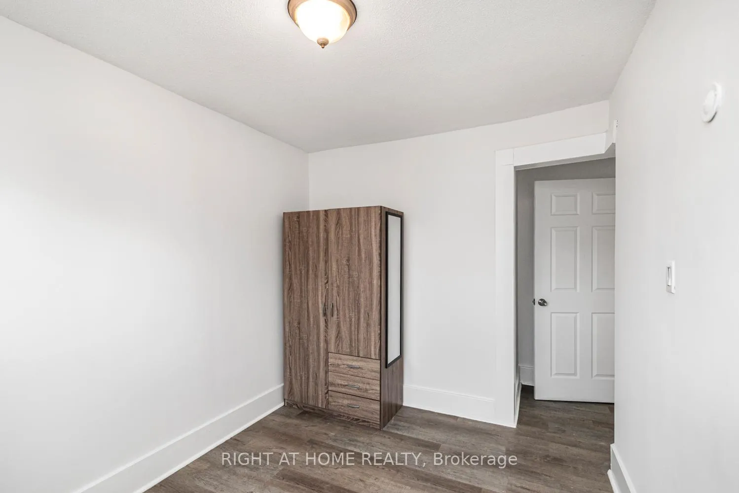 Photo 21 of 6385 Crawford Street, Niagara Falls, Morrison — HOMEH