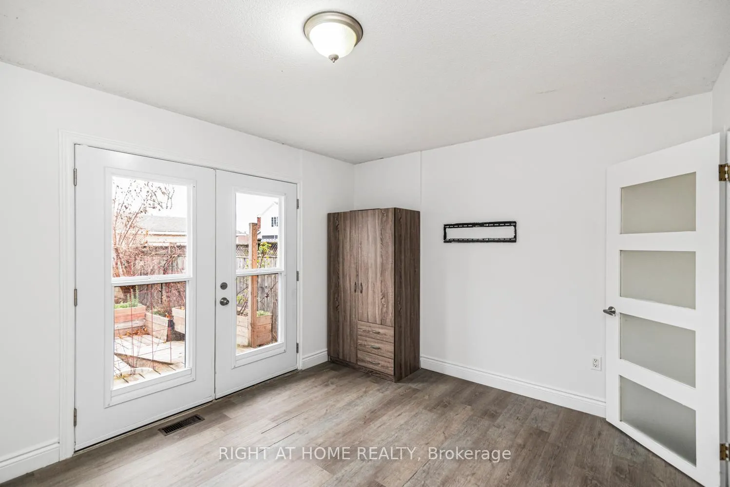 Photo 23 of 6385 Crawford Street, Niagara Falls, Morrison — HOMEH