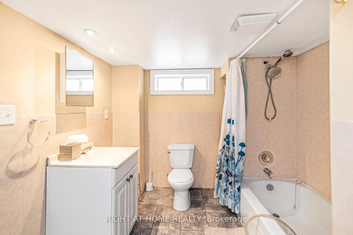 Photo 27 of 6385 Crawford Street, Niagara Falls, Morrison — HOMEH