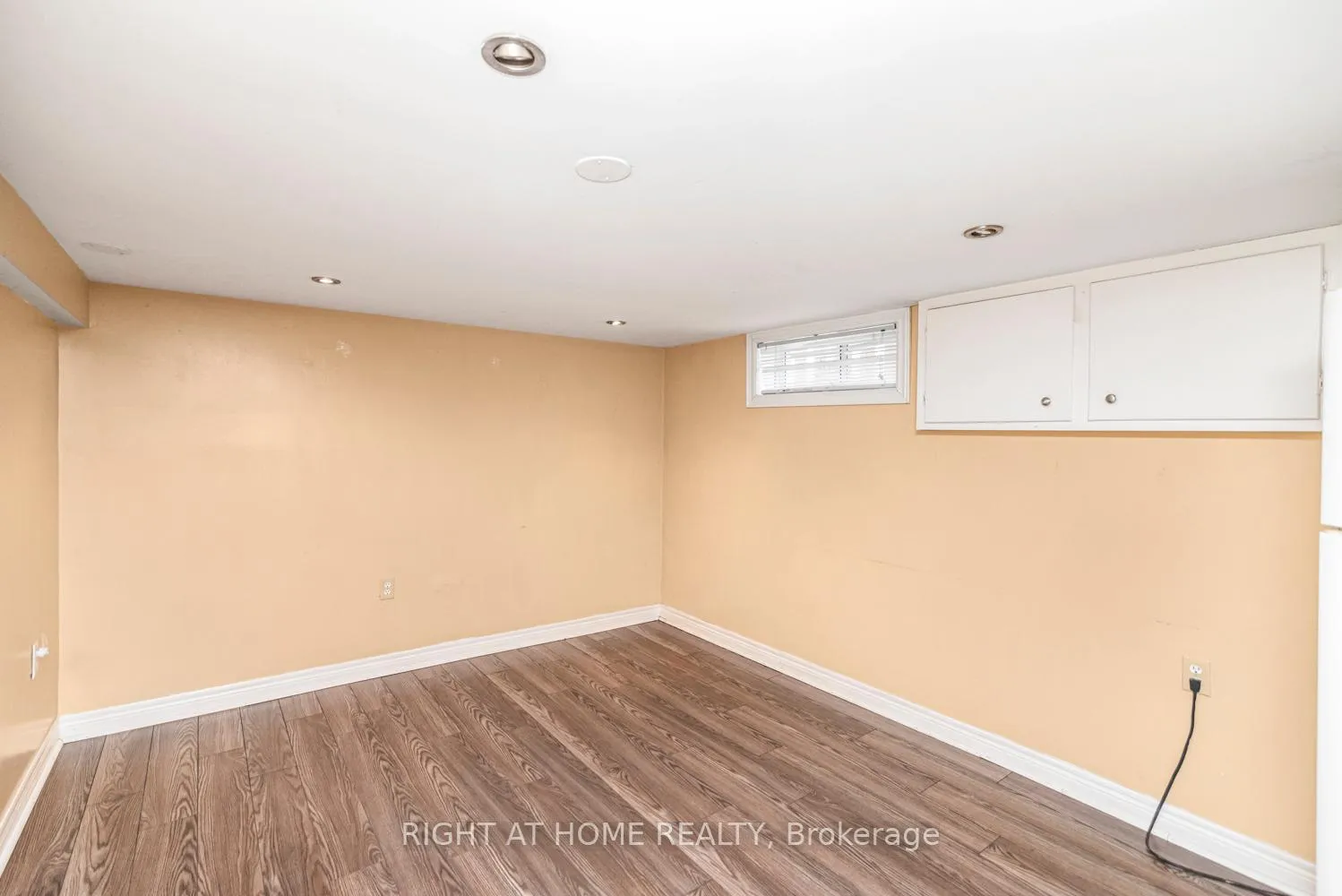 Photo 32 of 6385 Crawford Street, Niagara Falls, Morrison — HOMEH
