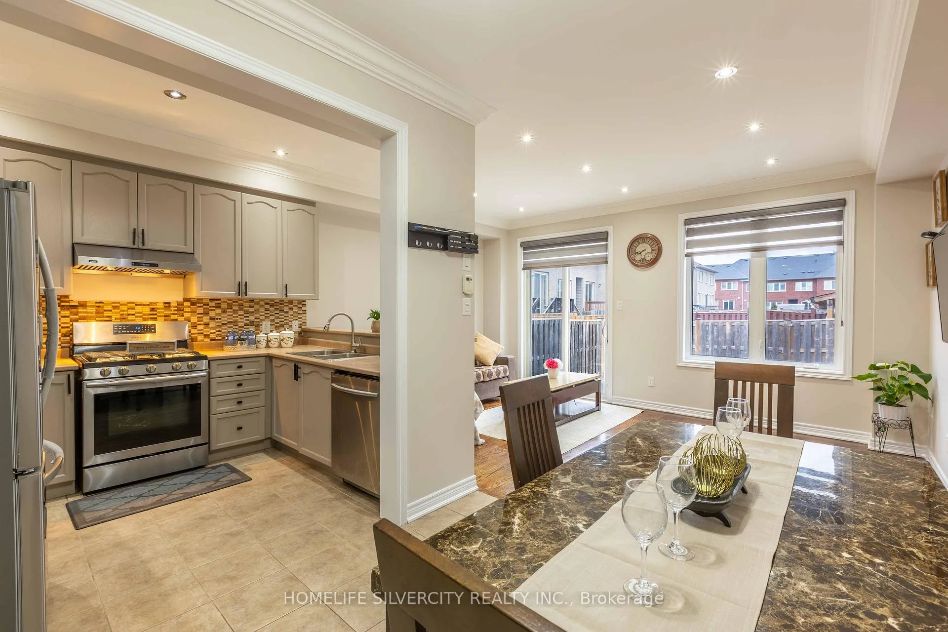 Photo 5 of 73 Pendulum Circle, Brampton, Sandringham-Wellington — HOMEH