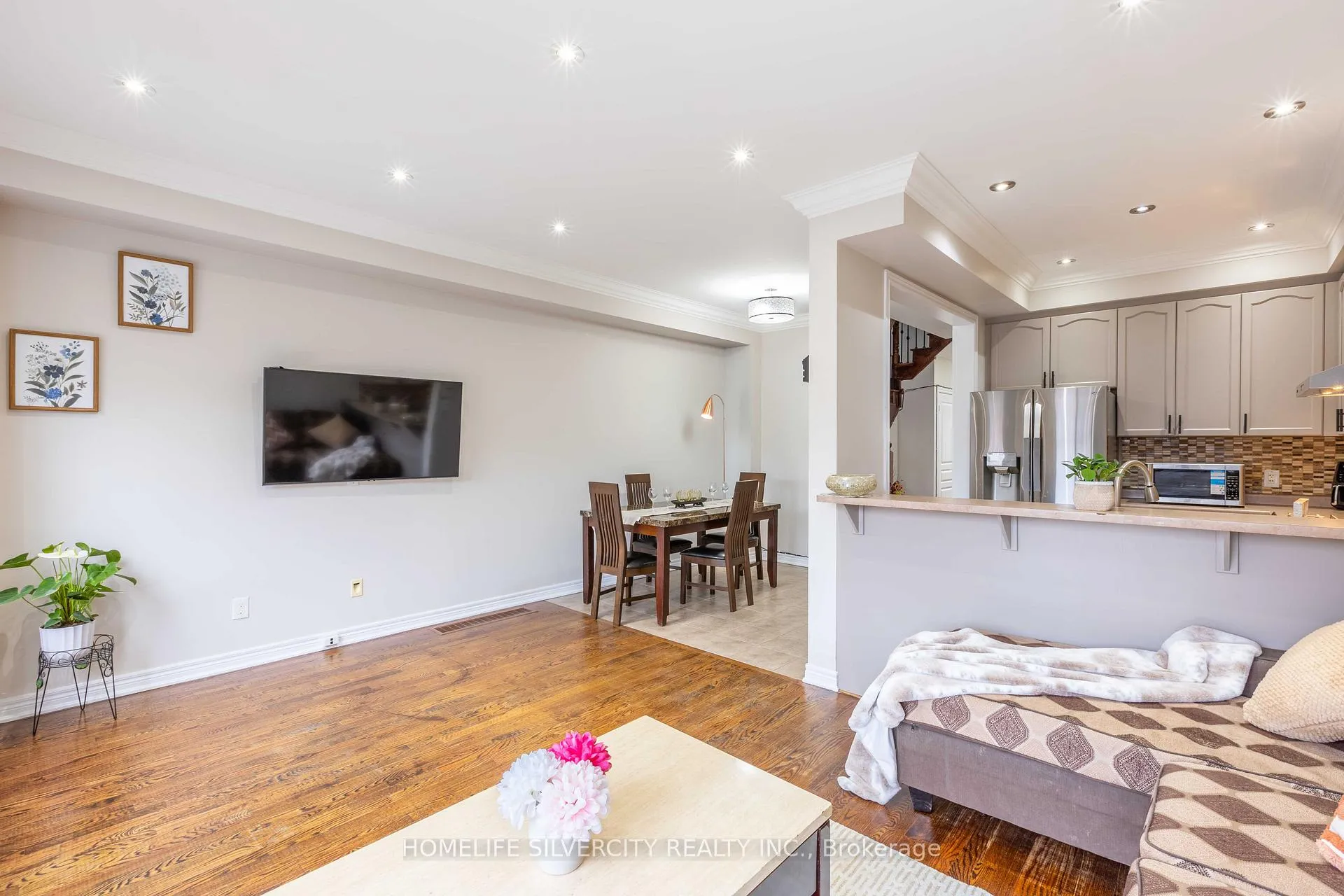 Photo 7 of 73 Pendulum Circle, Brampton, Sandringham-Wellington — HOMEH