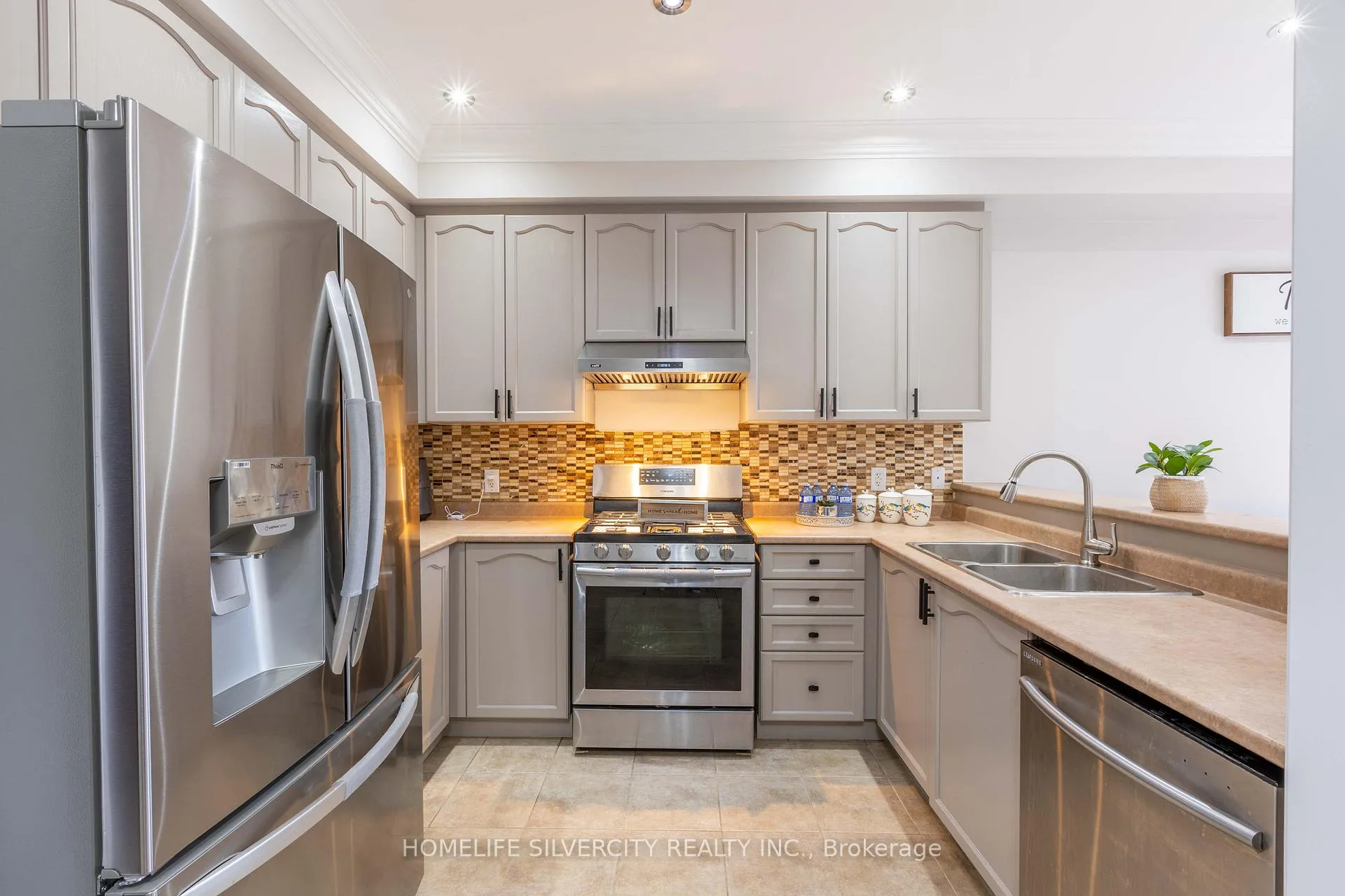 Photo 9 of 73 Pendulum Circle, Brampton, Sandringham-Wellington — HOMEH