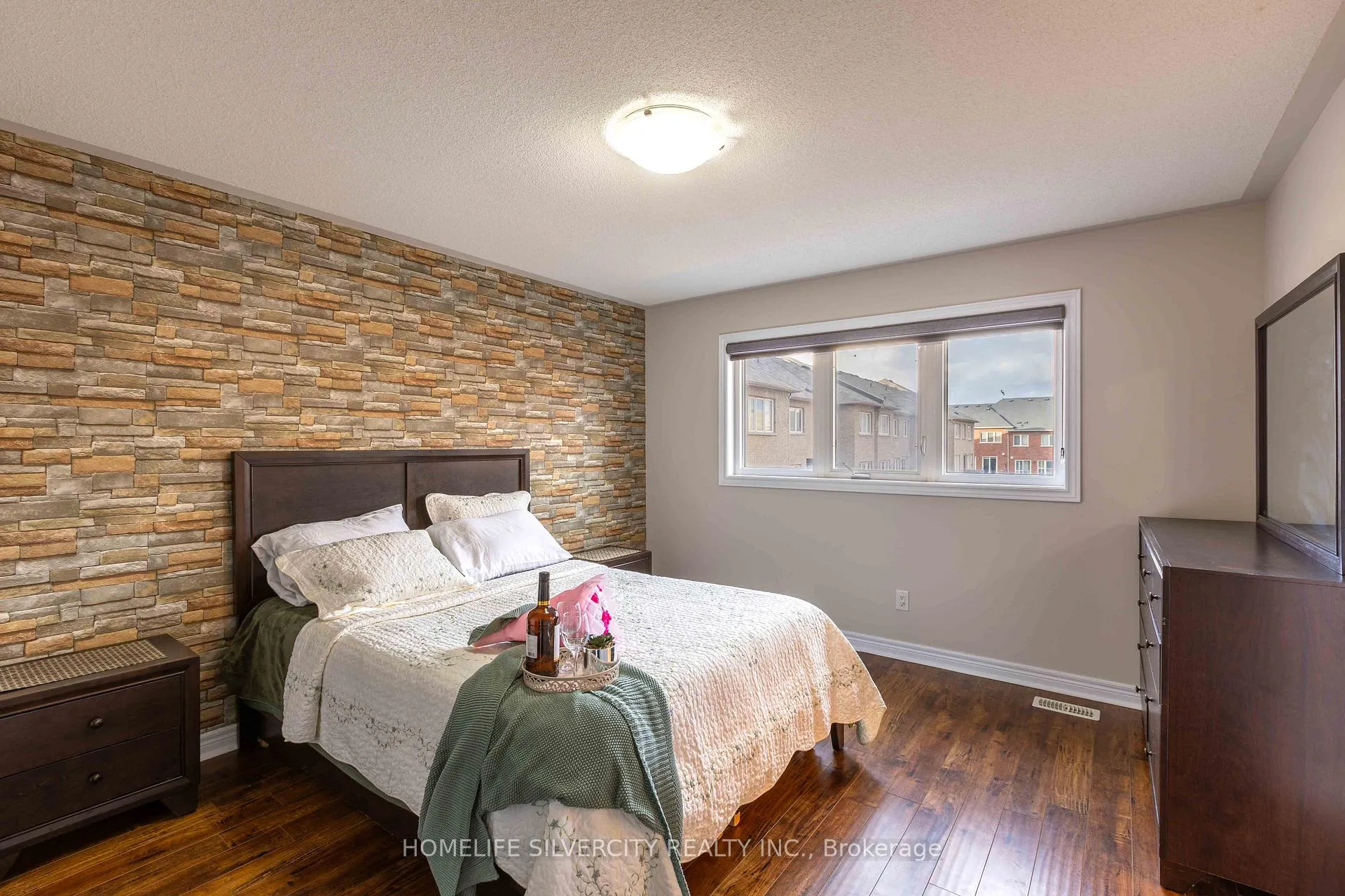 Photo 13 of 73 Pendulum Circle, Brampton, Sandringham-Wellington — HOMEH