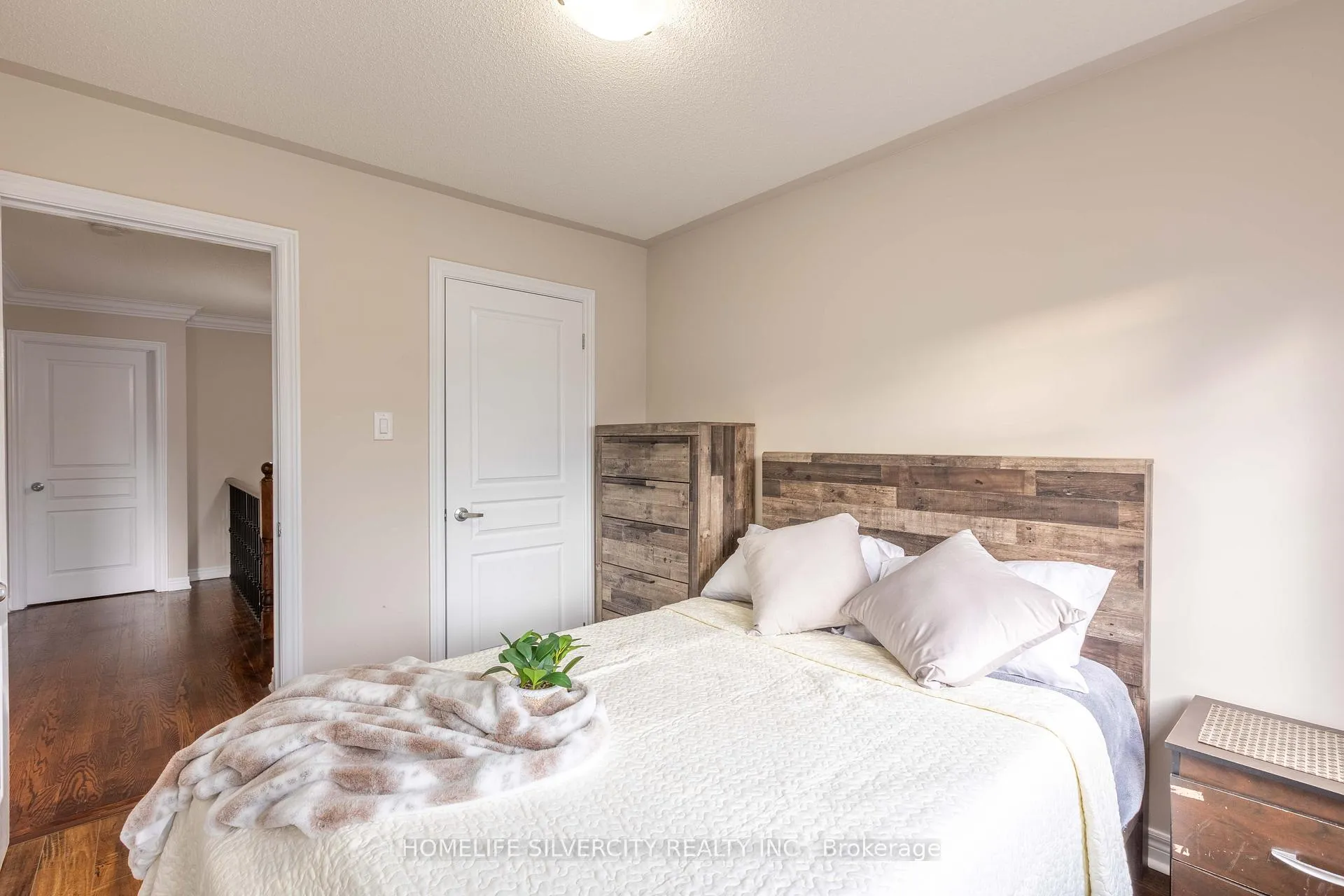 Photo 21 of 73 Pendulum Circle, Brampton, Sandringham-Wellington — HOMEH