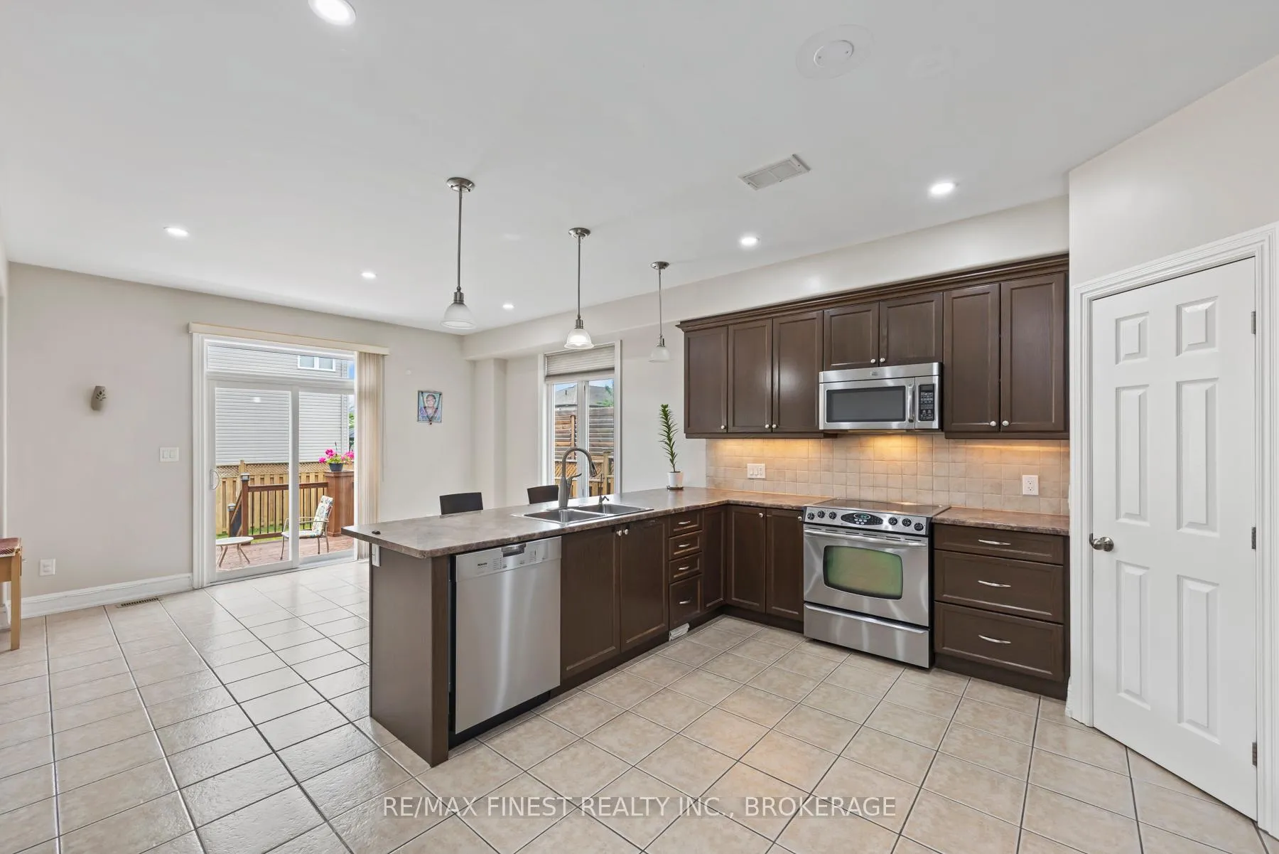 Photo 21 of 1285 Frank Street, Kingston, City Northwest — HOMEH