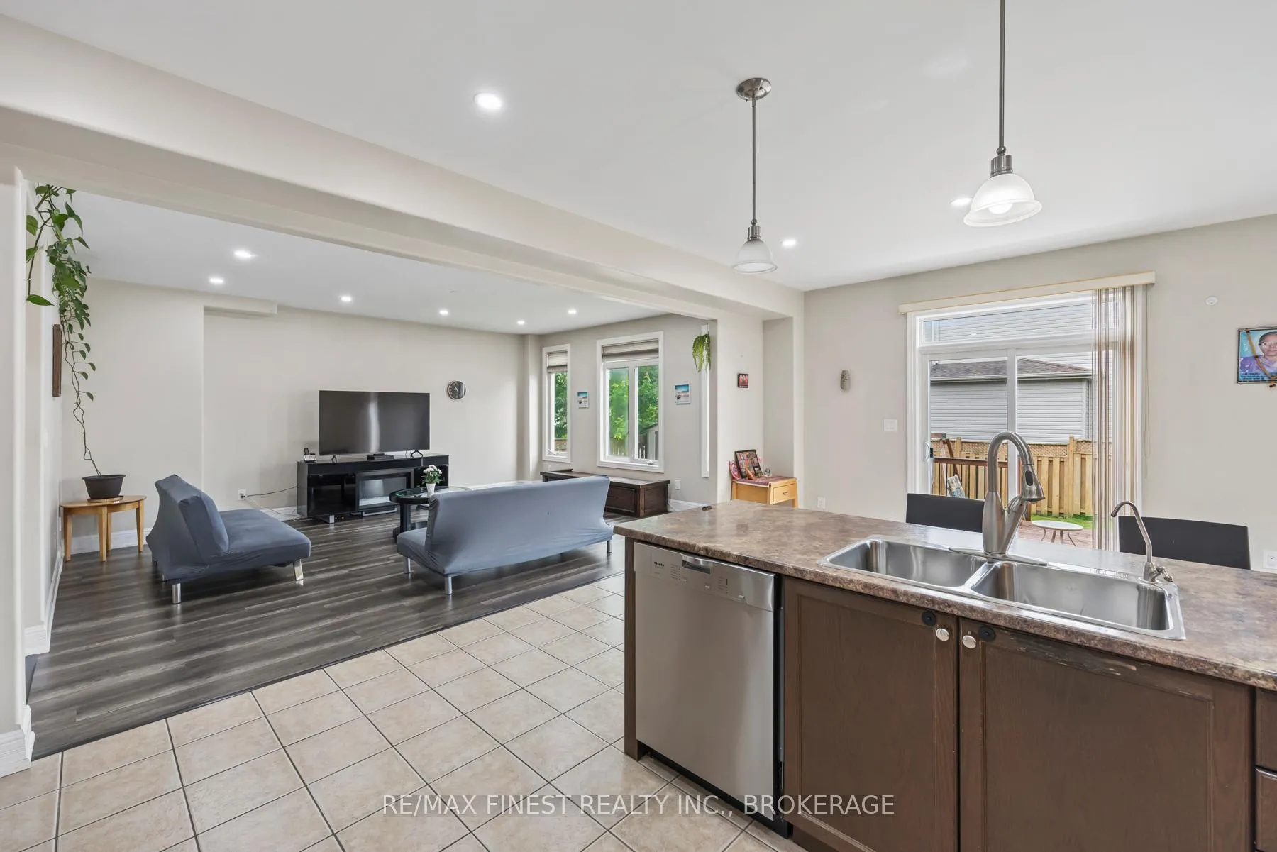 Photo 23 of 1285 Frank Street, Kingston, City Northwest — HOMEH