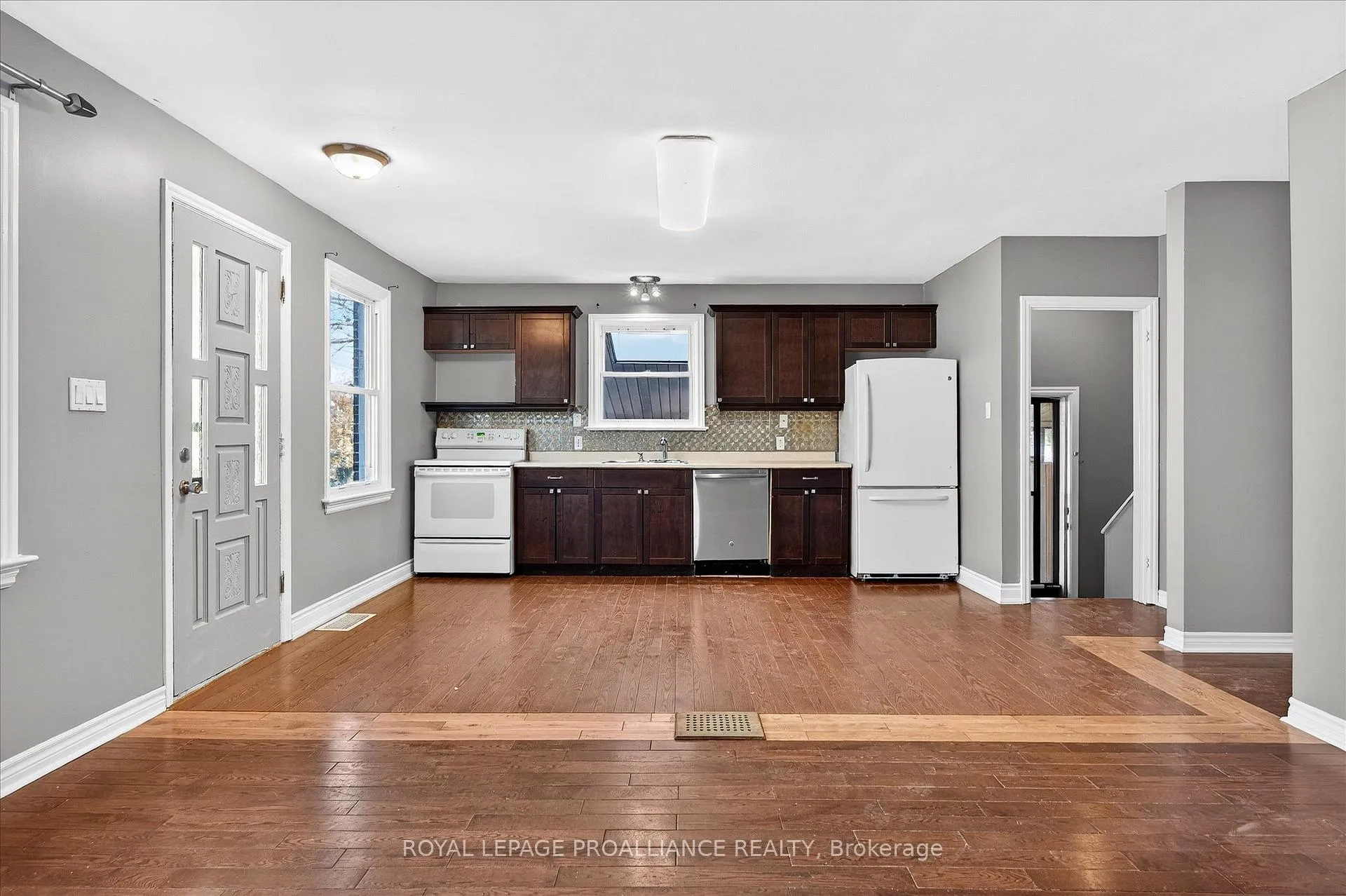 Photo 11 of 543 Howden Street, Peterborough, Otonabee Ward 1 — HOMEH