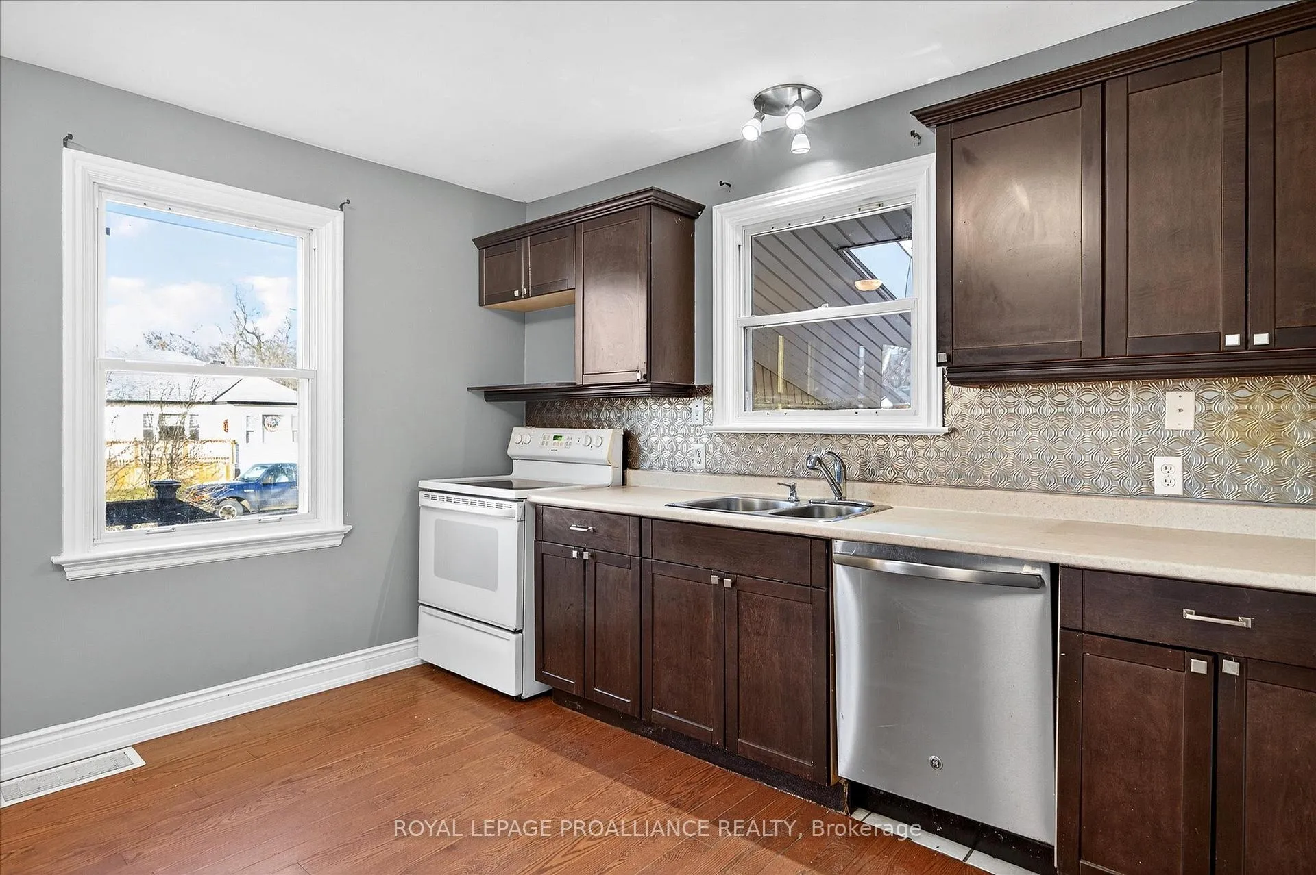 Photo 14 of 543 Howden Street, Peterborough, Otonabee Ward 1 — HOMEH
