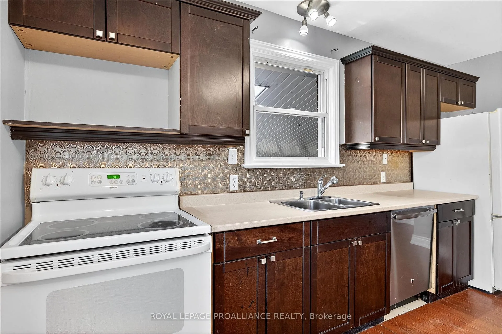 Photo 16 of 543 Howden Street, Peterborough, Otonabee Ward 1 — HOMEH