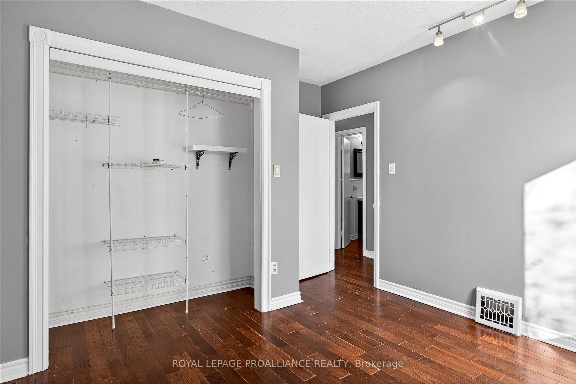 Photo 21 of 543 Howden Street, Peterborough, Otonabee Ward 1 — HOMEH