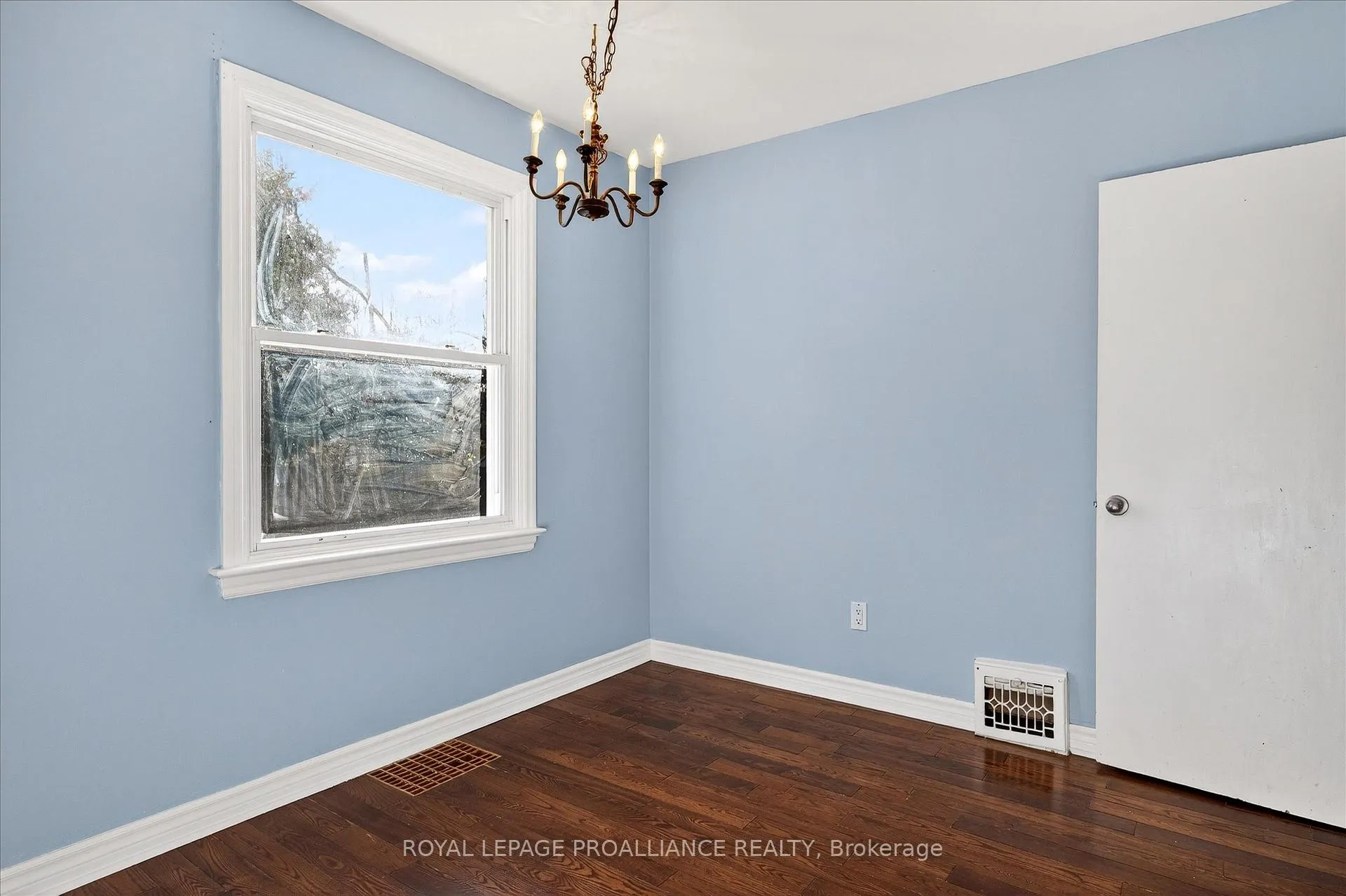 Photo 26 of 543 Howden Street, Peterborough, Otonabee Ward 1 — HOMEH