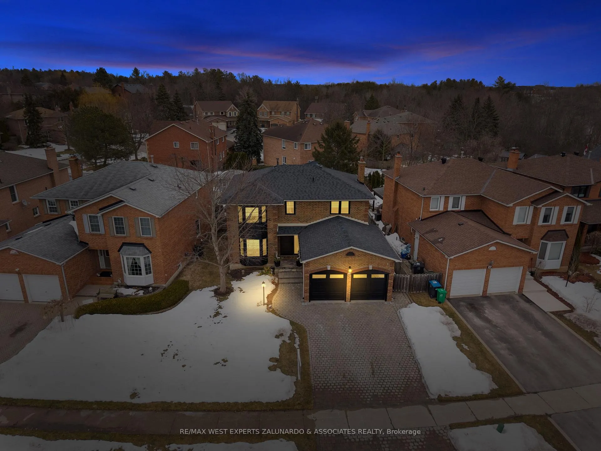 Photo 2 of 54 Kingsview Drive, Caledon, Bolton North — HOMEH