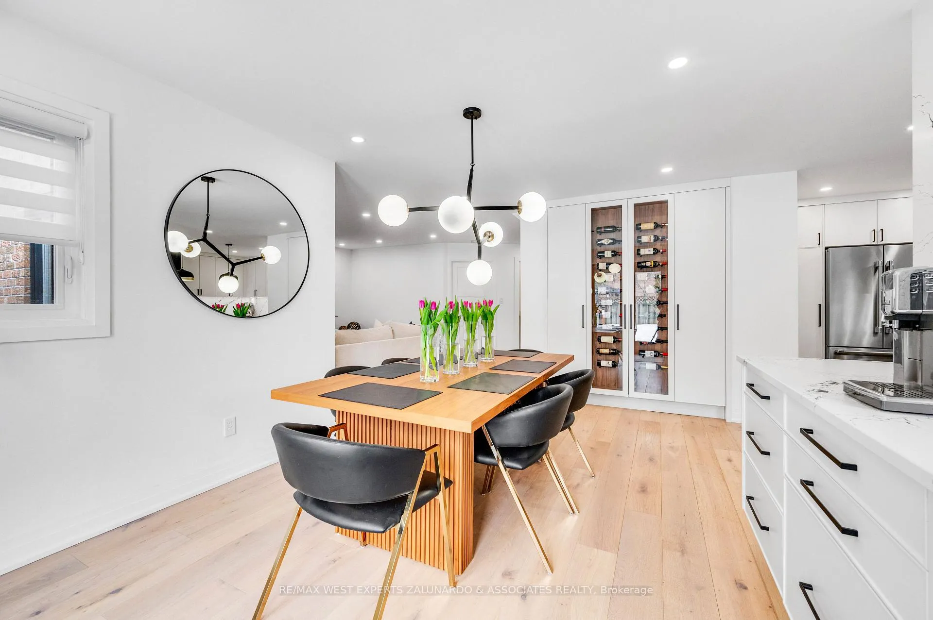 Photo 11 of 54 Kingsview Drive, Caledon, Bolton North — HOMEH
