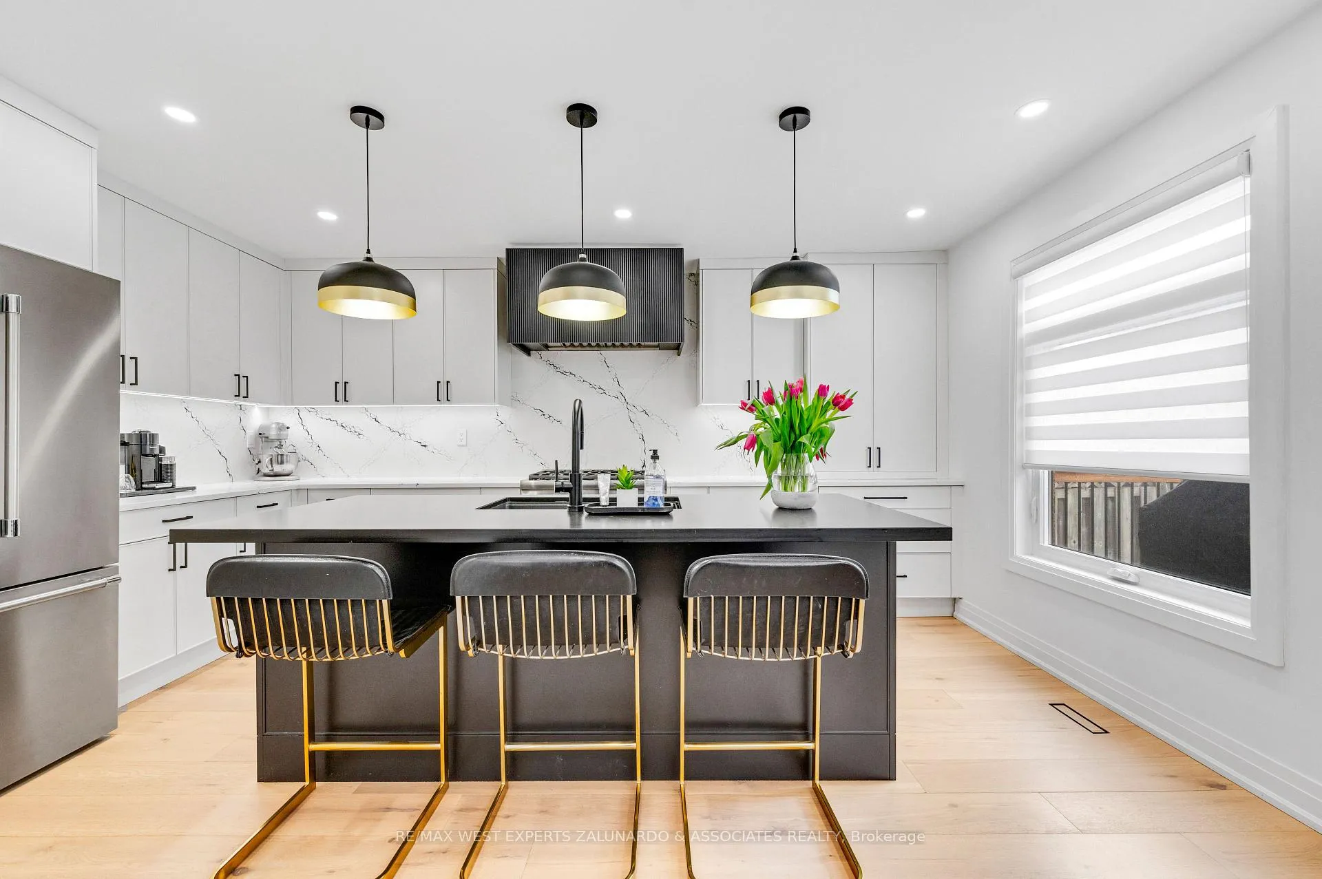 Photo 14 of 54 Kingsview Drive, Caledon, Bolton North — HOMEH