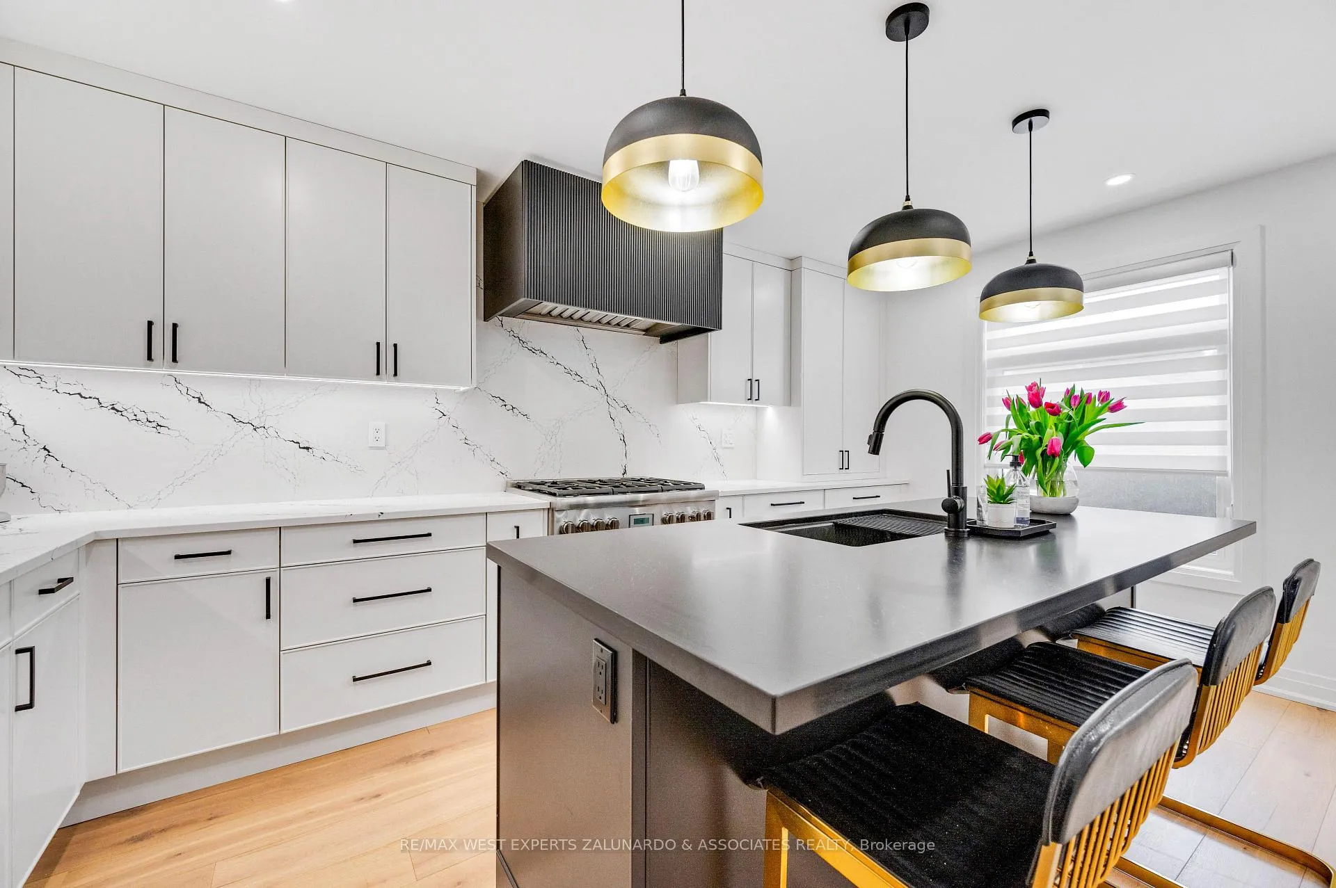 Photo 15 of 54 Kingsview Drive, Caledon, Bolton North — HOMEH