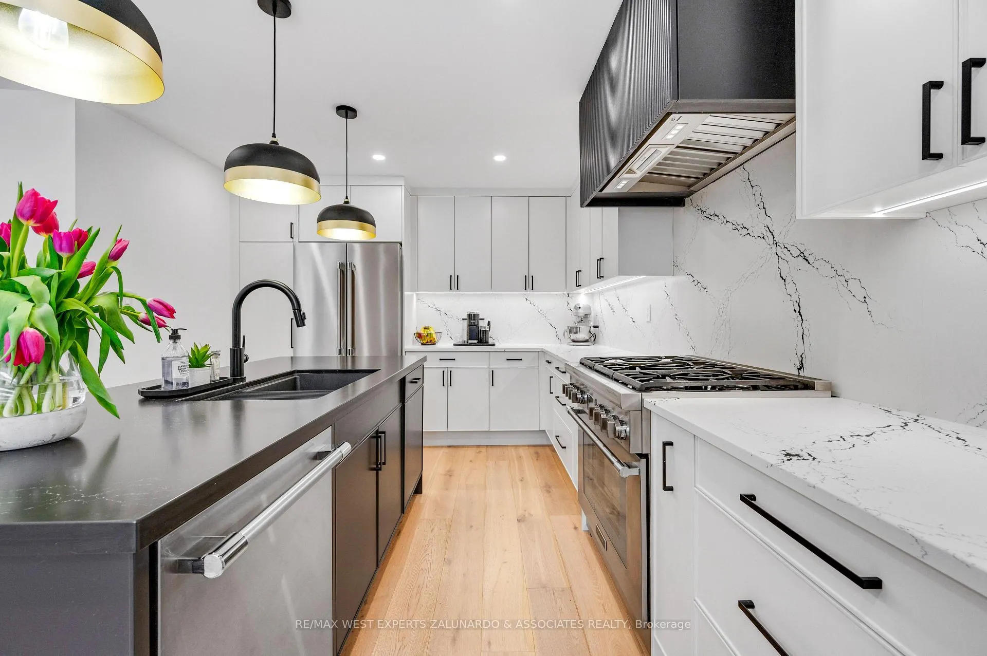 Photo 17 of 54 Kingsview Drive, Caledon, Bolton North — HOMEH