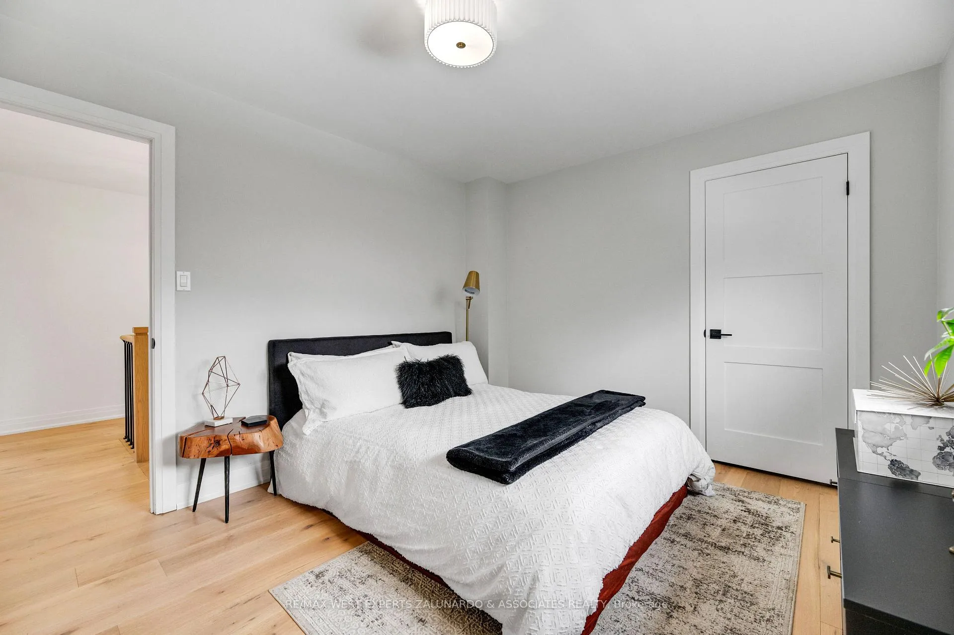 Photo 35 of 54 Kingsview Drive, Caledon, Bolton North — HOMEH