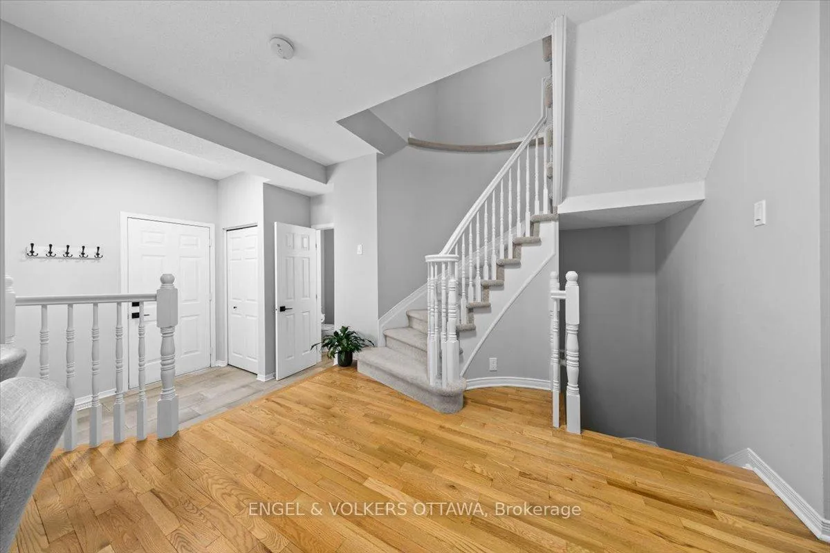 Photo 7 of 107 Redpath Drive, Ottawa, Barrhaven - Pheasant Run — HOMEH