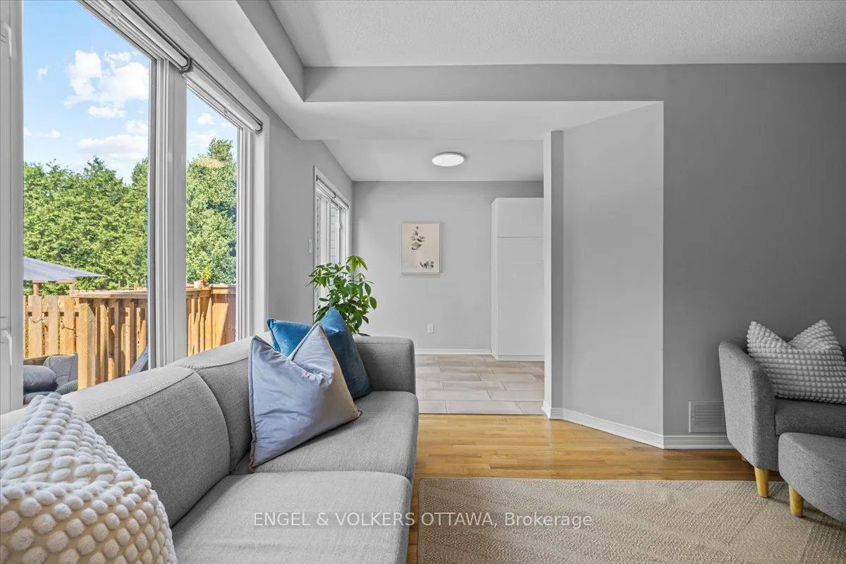 Photo 14 of 107 Redpath Drive, Ottawa, Barrhaven - Pheasant Run — HOMEH