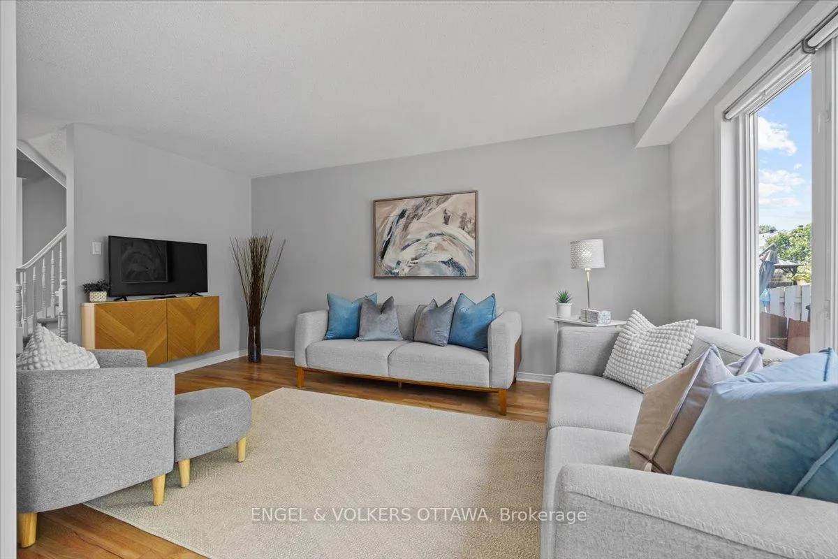 Photo 15 of 107 Redpath Drive, Ottawa, Barrhaven - Pheasant Run — HOMEH