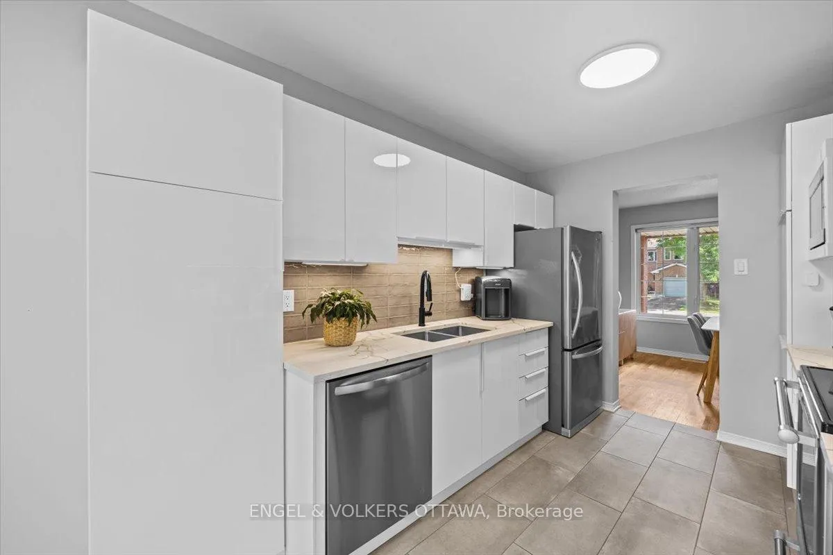 Photo 19 of 107 Redpath Drive, Ottawa, Barrhaven - Pheasant Run — HOMEH