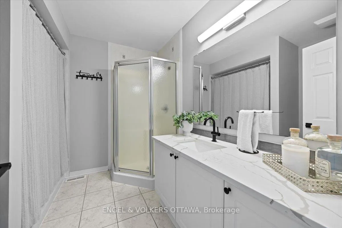 Photo 29 of 107 Redpath Drive, Ottawa, Barrhaven - Pheasant Run — HOMEH
