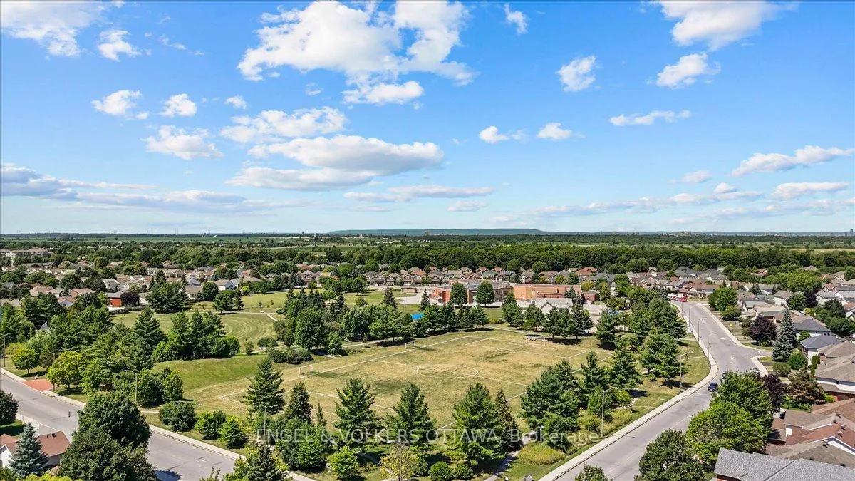 Photo 42 of 107 Redpath Drive, Ottawa, Barrhaven - Pheasant Run — HOMEH