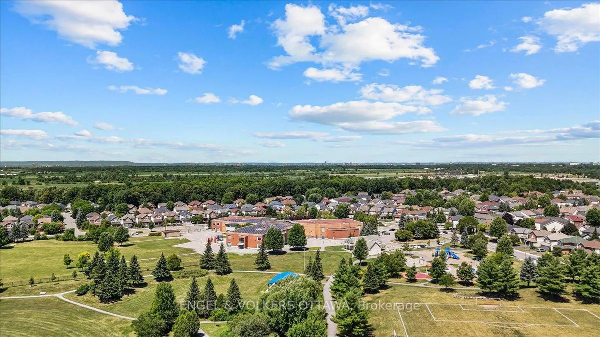 Photo 43 of 107 Redpath Drive, Ottawa, Barrhaven - Pheasant Run — HOMEH