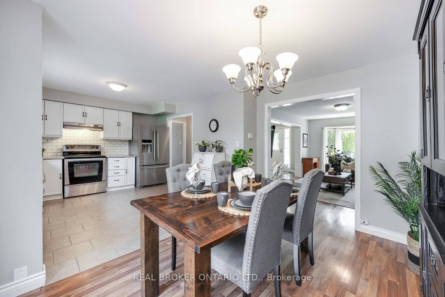 Photo 7 of 78 Cherry Blossom Crescent, Clarington, Courtice — HOMEH