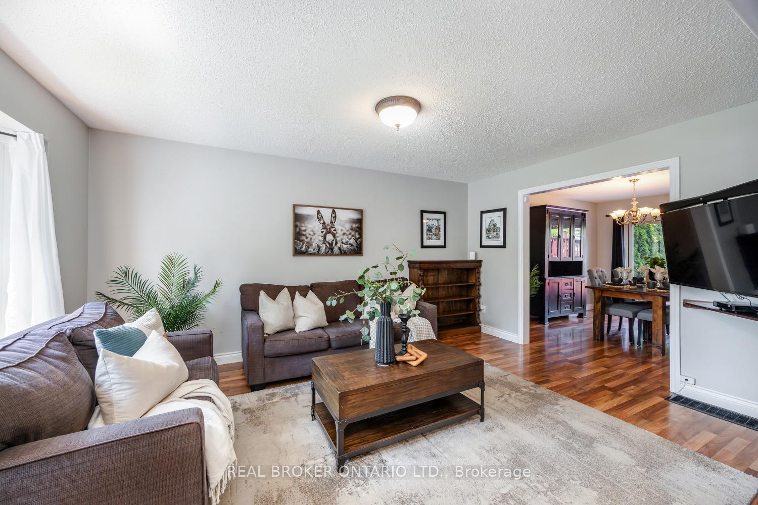 Photo 9 of 78 Cherry Blossom Crescent, Clarington, Courtice — HOMEH