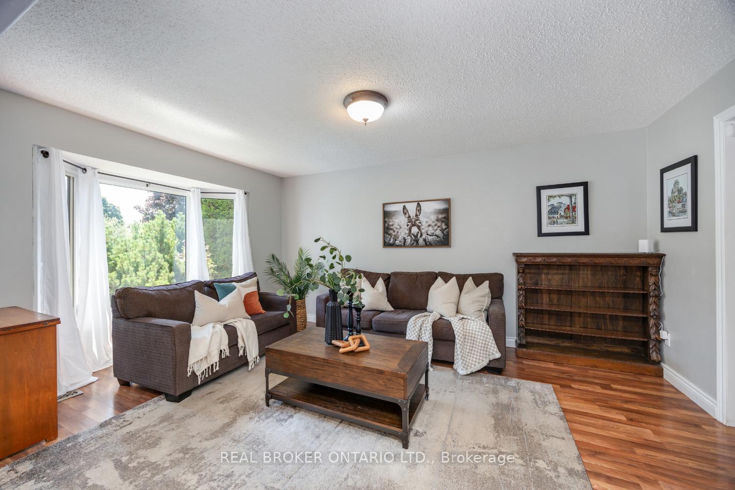 Photo 10 of 78 Cherry Blossom Crescent, Clarington, Courtice — HOMEH