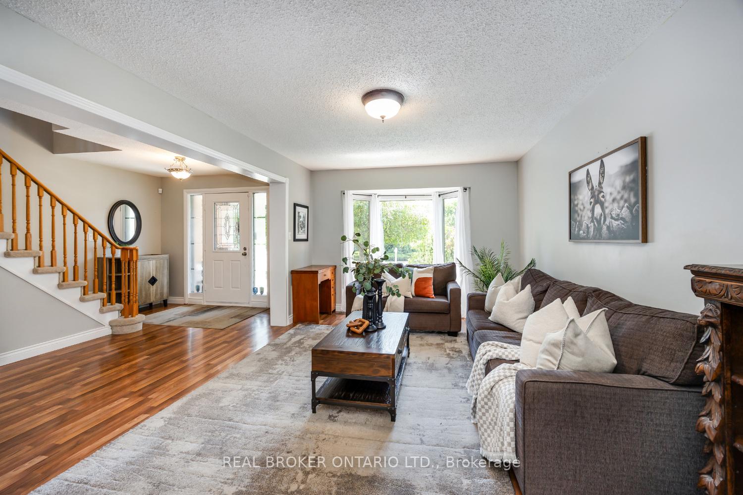 Photo 11 of 78 Cherry Blossom Crescent, Clarington, Courtice — HOMEH