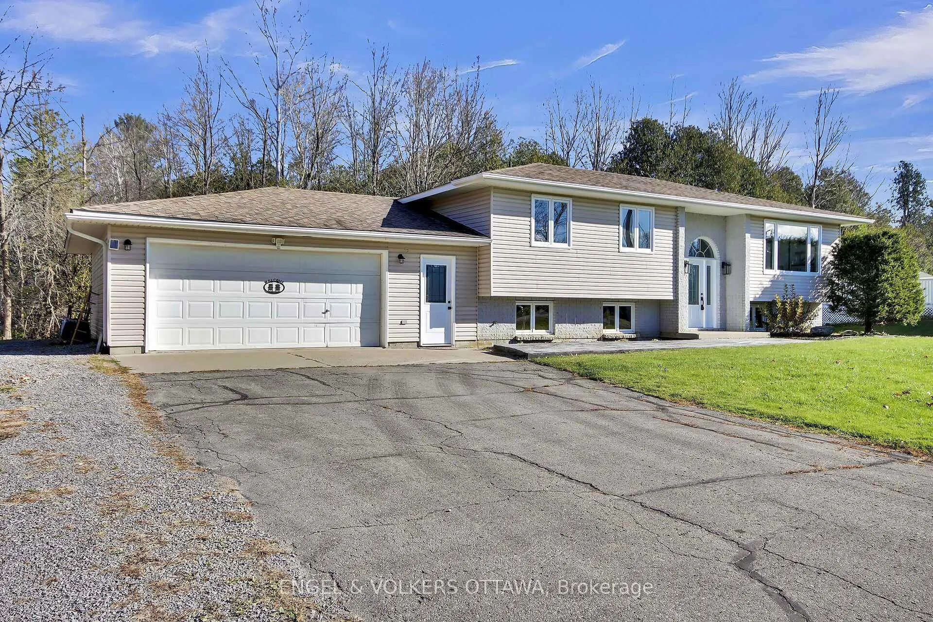 Photo 2 of 4715 Kelso Street E, Augusta, Augusta Twp — HOMEH