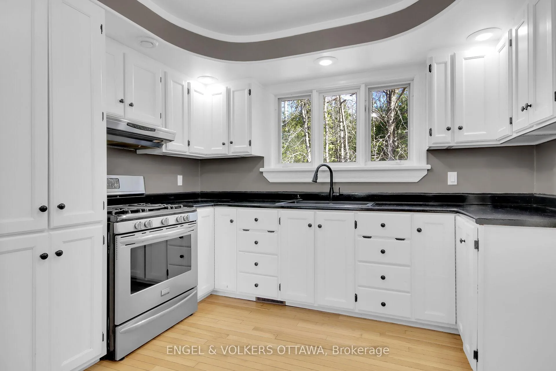 Photo 15 of 4715 Kelso Street E, Augusta, Augusta Twp — HOMEH
