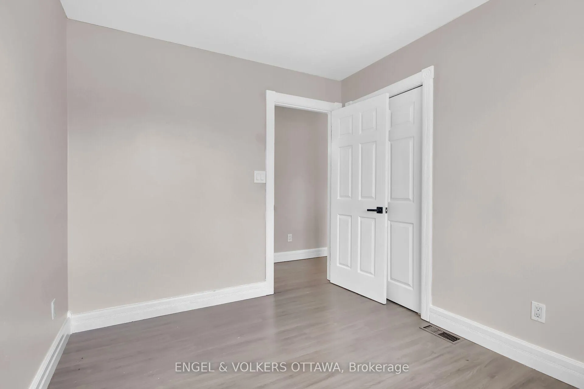 Photo 38 of 4715 Kelso Street E, Augusta, Augusta Twp — HOMEH