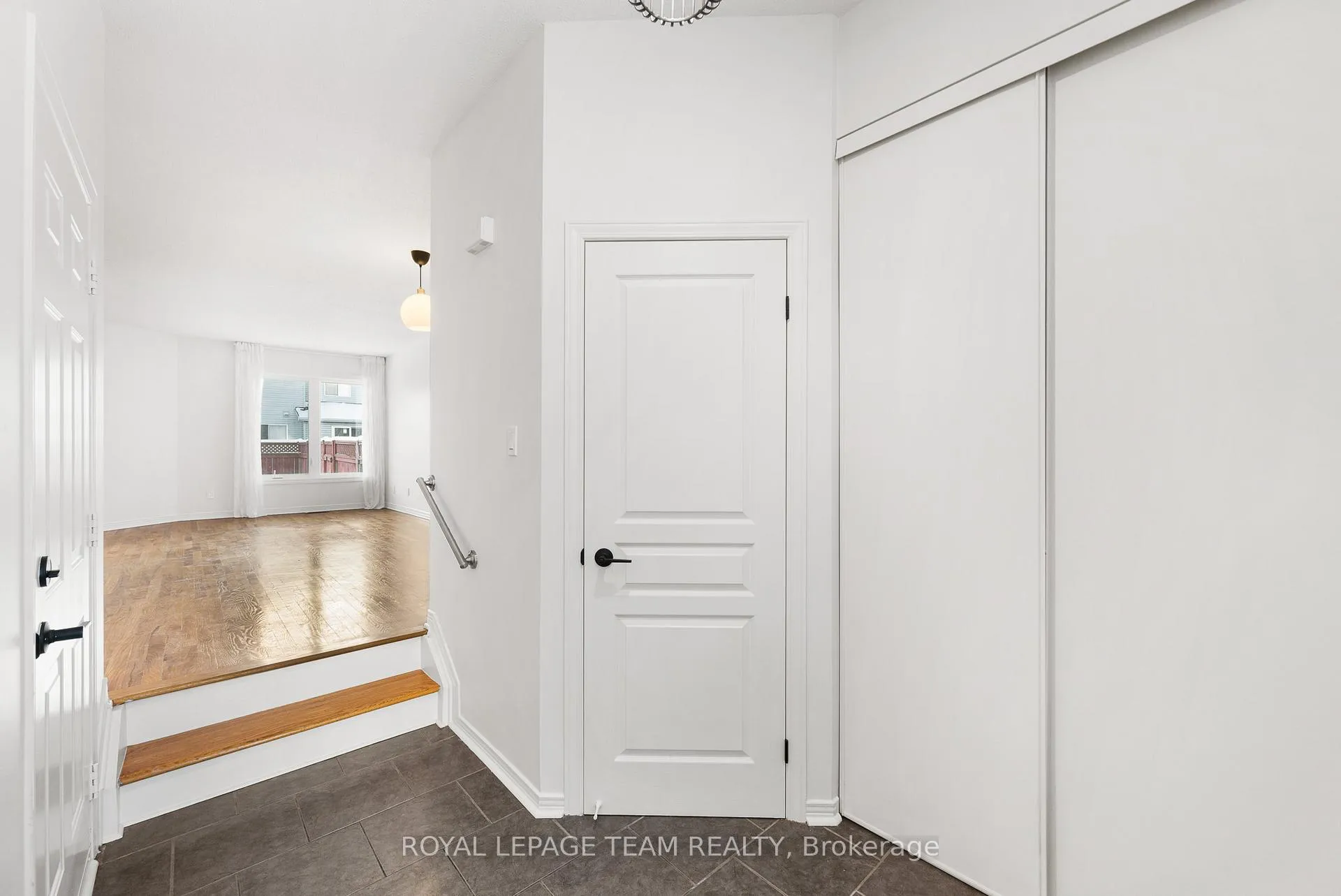 Photo 5 of 32 Bishops Mills Way, Ottawa, Kanata - Beaverbrook — HOMEH