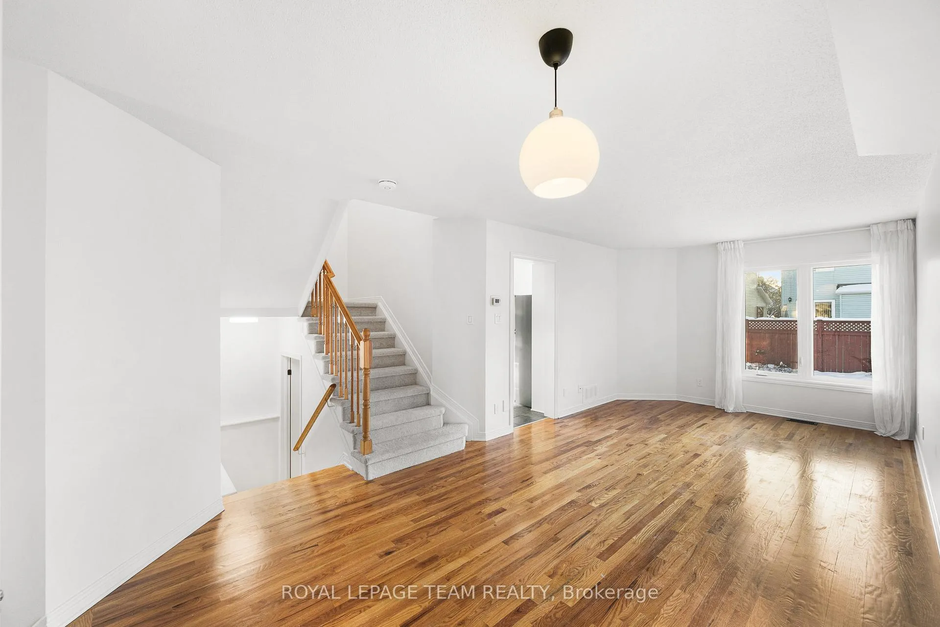 Photo 9 of 32 Bishops Mills Way, Ottawa, Kanata - Beaverbrook — HOMEH