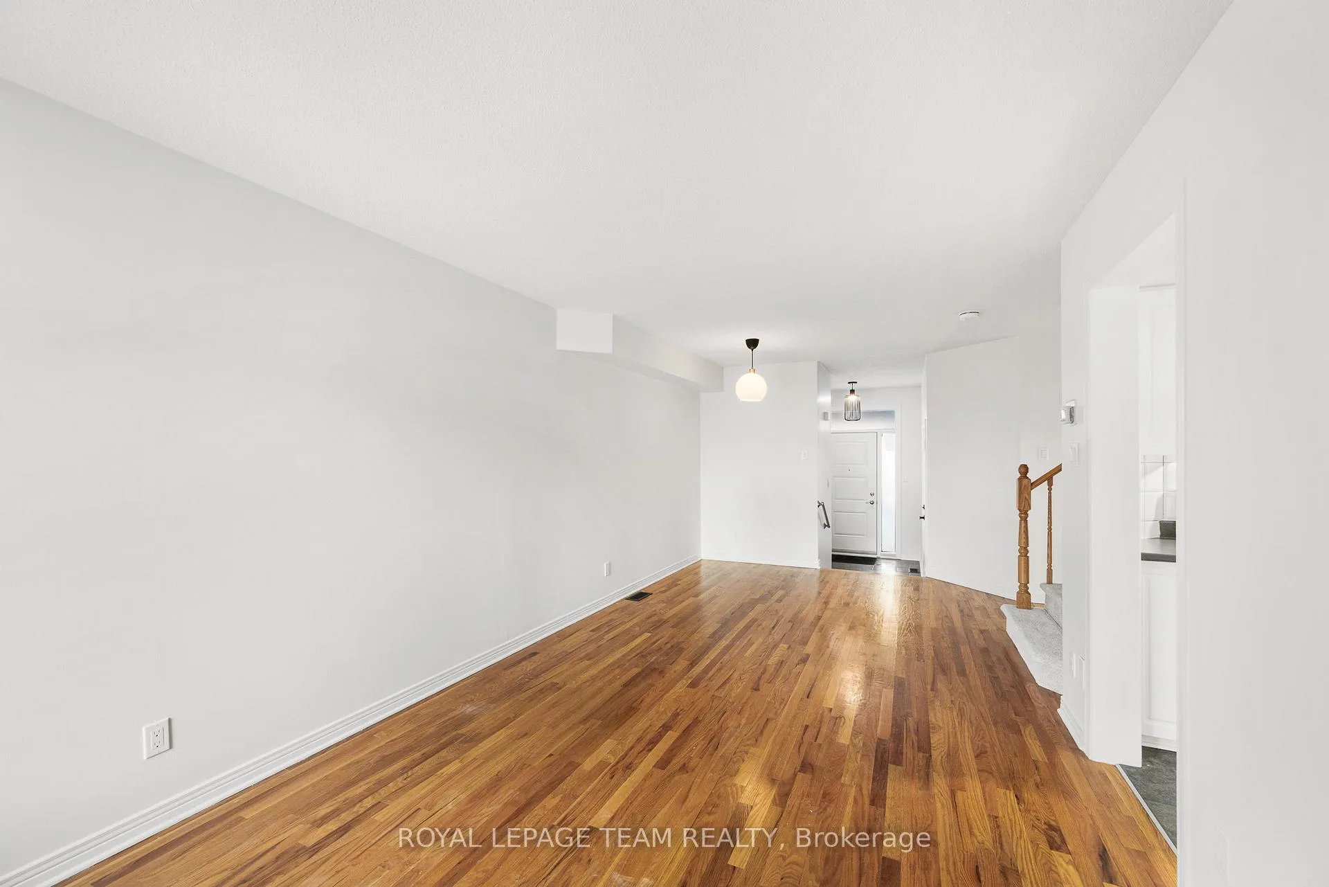 Photo 13 of 32 Bishops Mills Way, Ottawa, Kanata - Beaverbrook — HOMEH