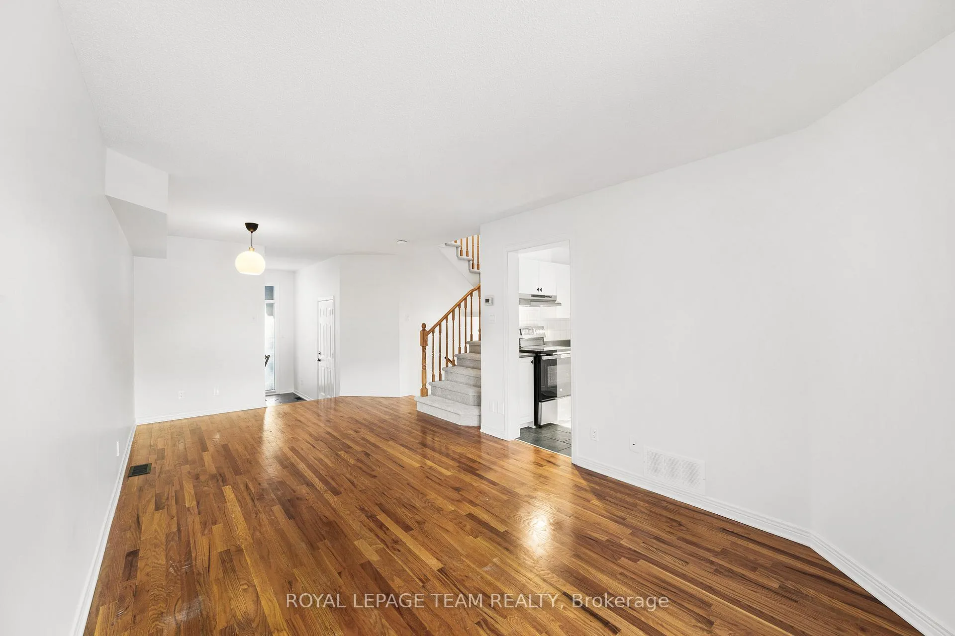 Photo 14 of 32 Bishops Mills Way, Ottawa, Kanata - Beaverbrook — HOMEH