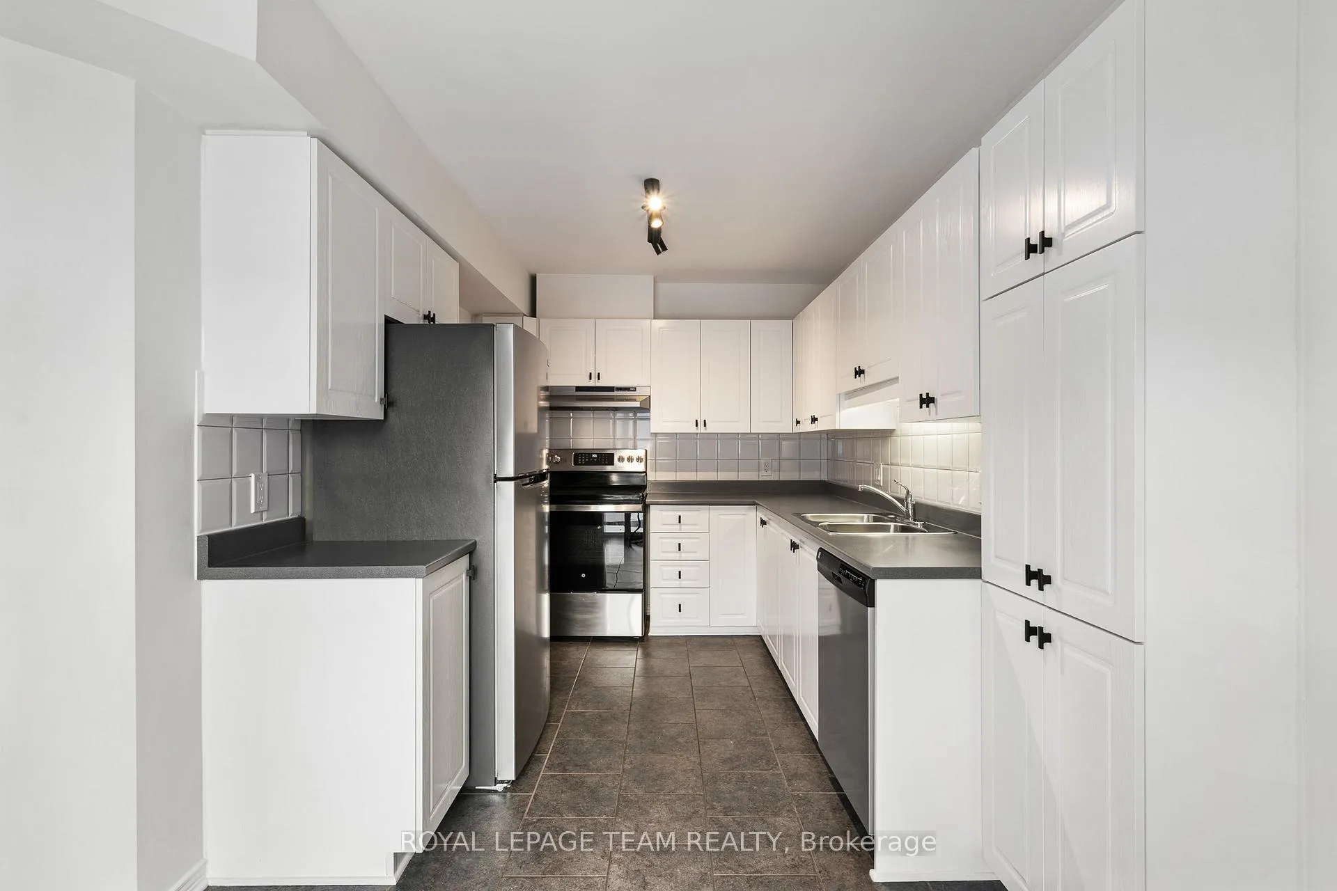 Photo 20 of 32 Bishops Mills Way, Ottawa, Kanata - Beaverbrook — HOMEH