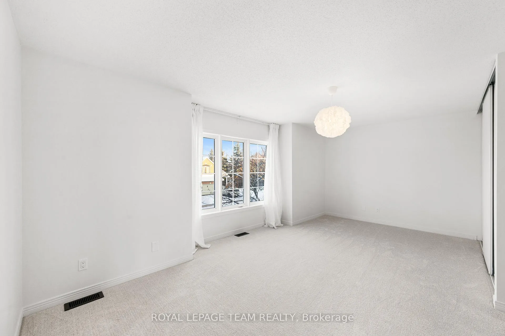 Photo 26 of 32 Bishops Mills Way, Ottawa, Kanata - Beaverbrook — HOMEH