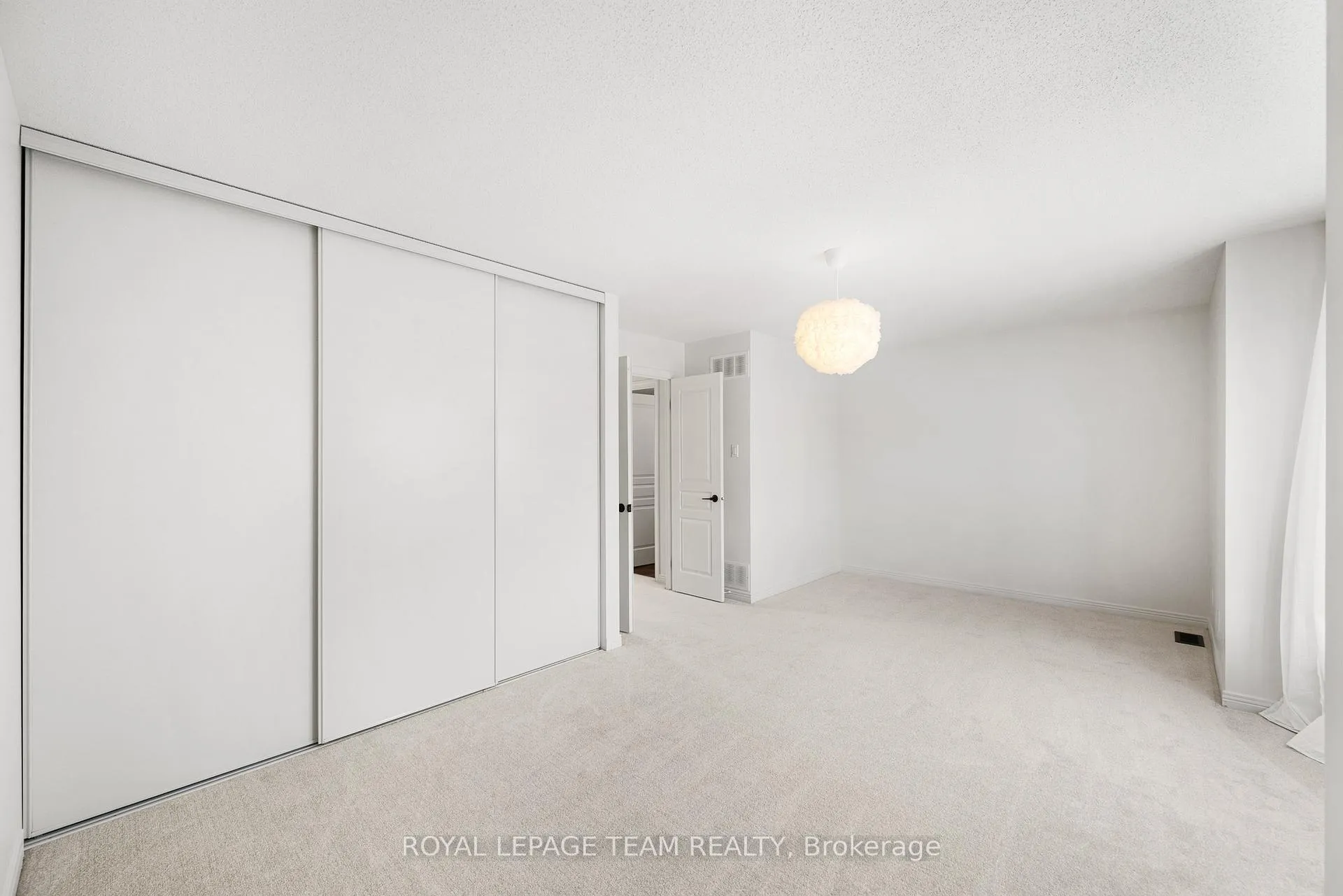 Photo 27 of 32 Bishops Mills Way, Ottawa, Kanata - Beaverbrook — HOMEH